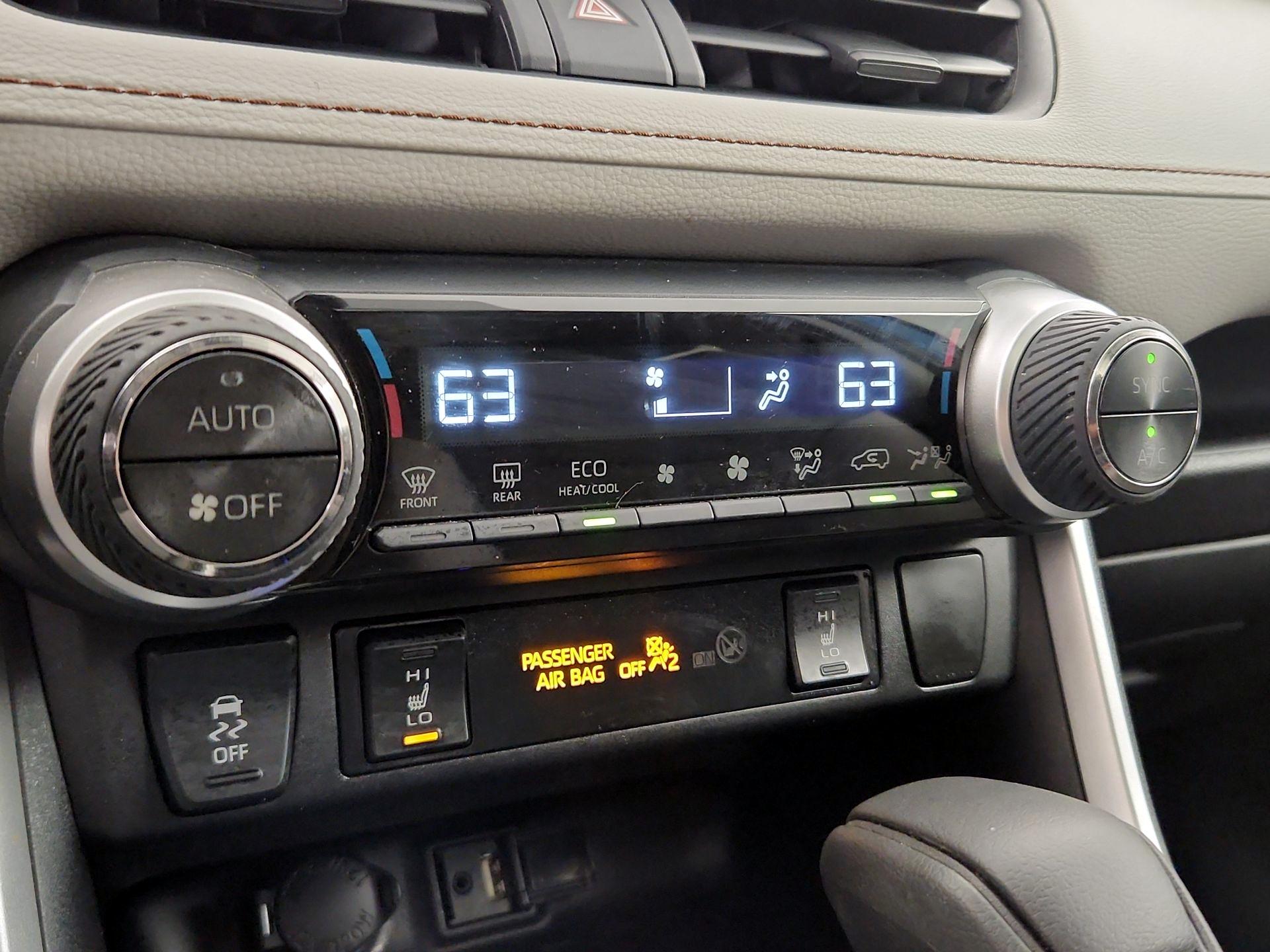 Thumbnail: 2019 Toyota RAV4 - 16