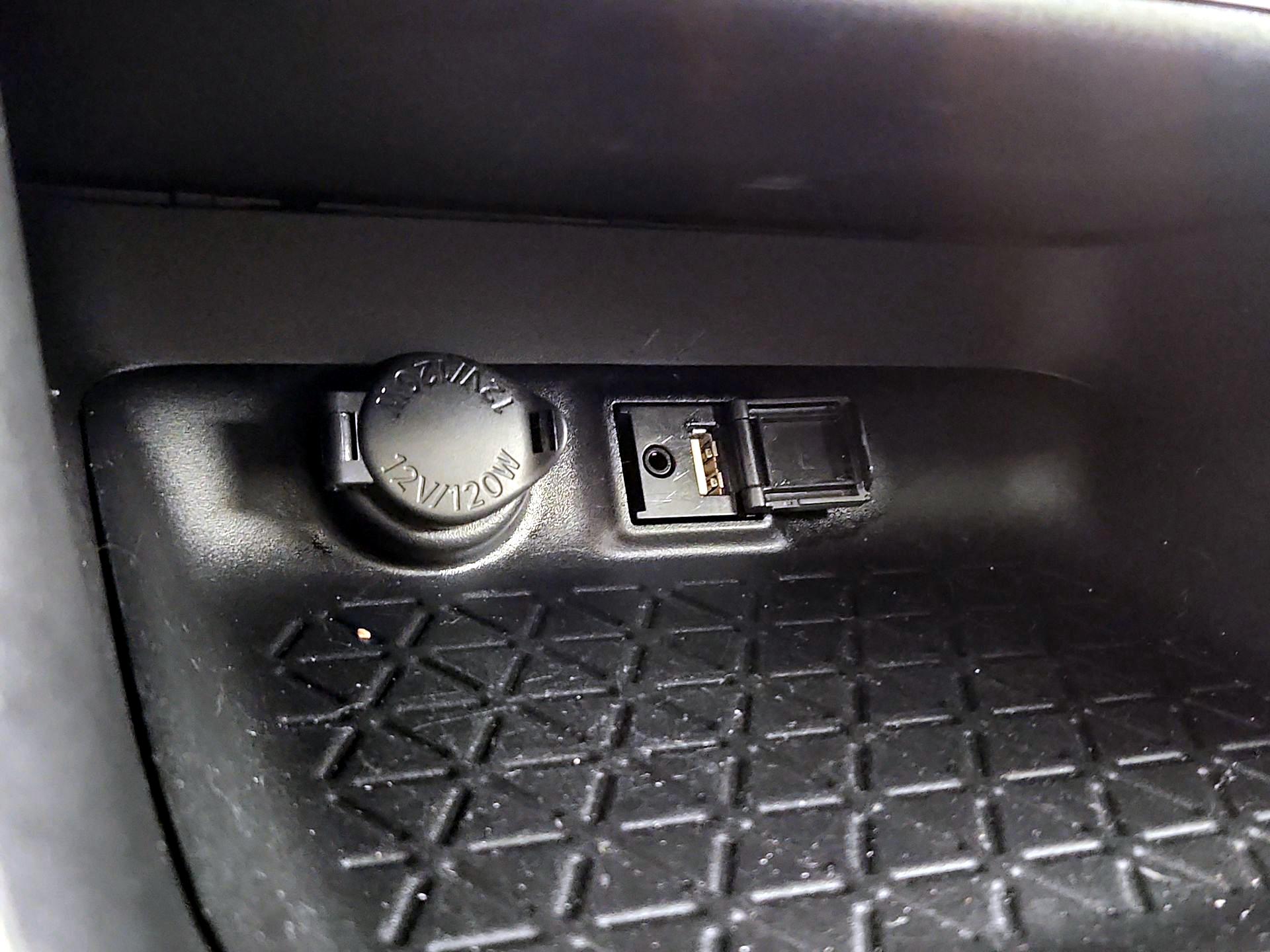 Thumbnail: 2019 Toyota RAV4 - 18