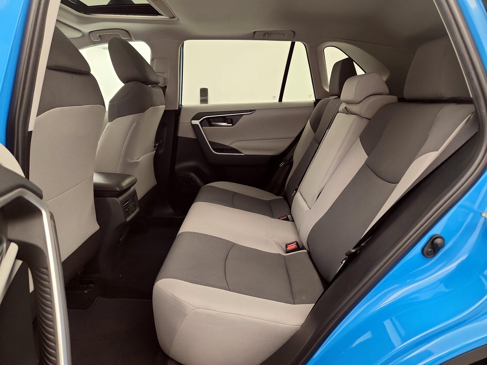 Thumbnail: 2019 Toyota RAV4 - 20