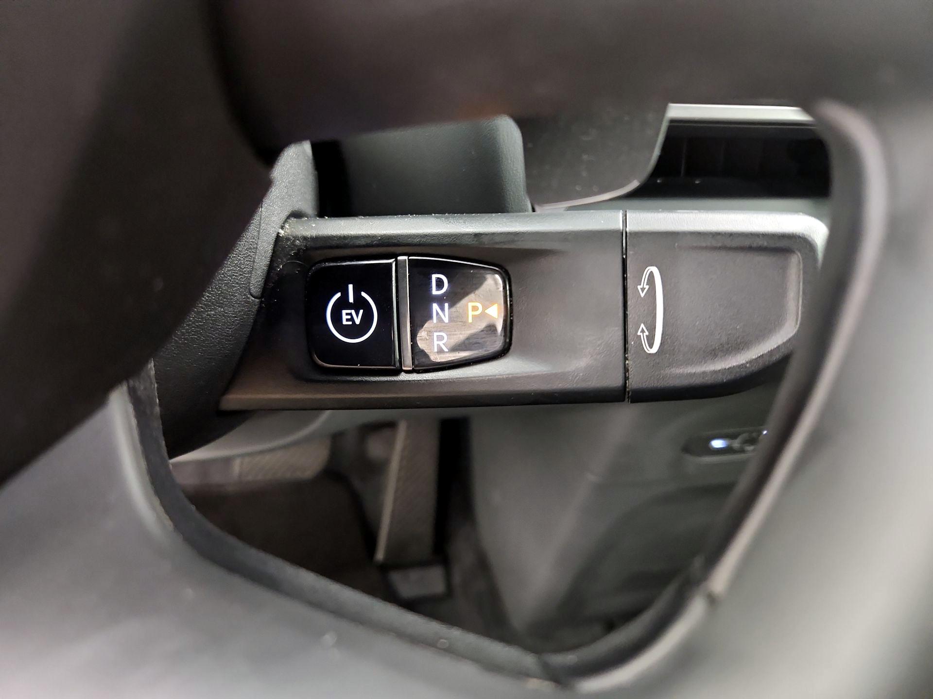 Thumbnail: 2024 Kia EV9 - 18