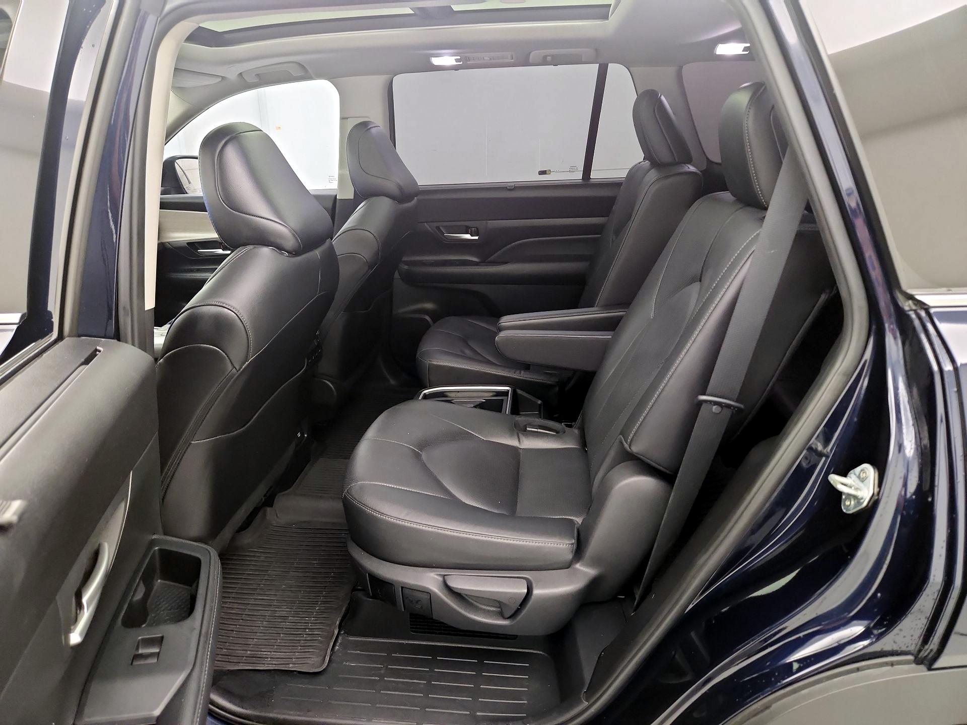 Thumbnail: 2024 Toyota Highlander - 20