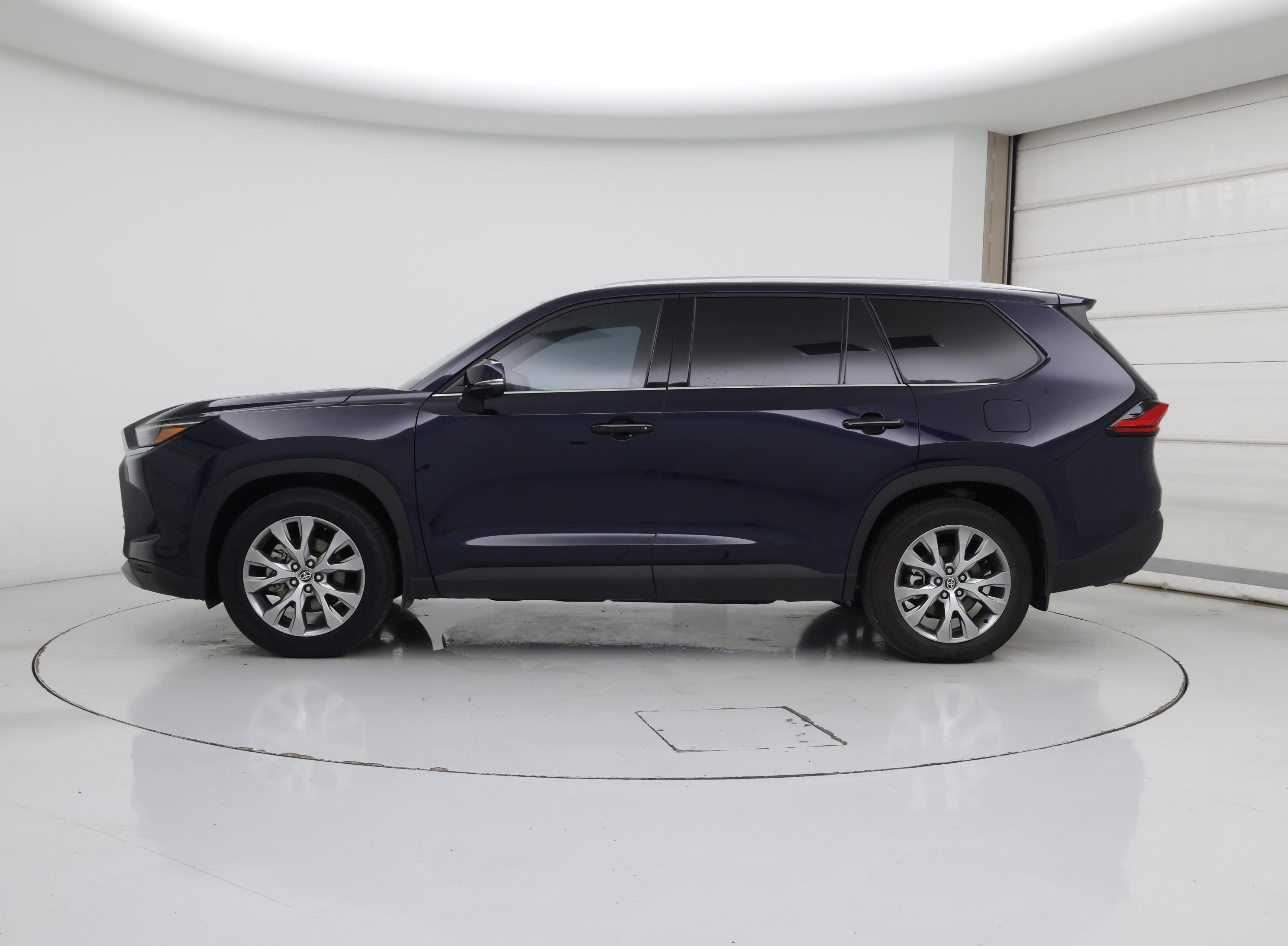 Thumbnail: 2024 Toyota Highlander - 3