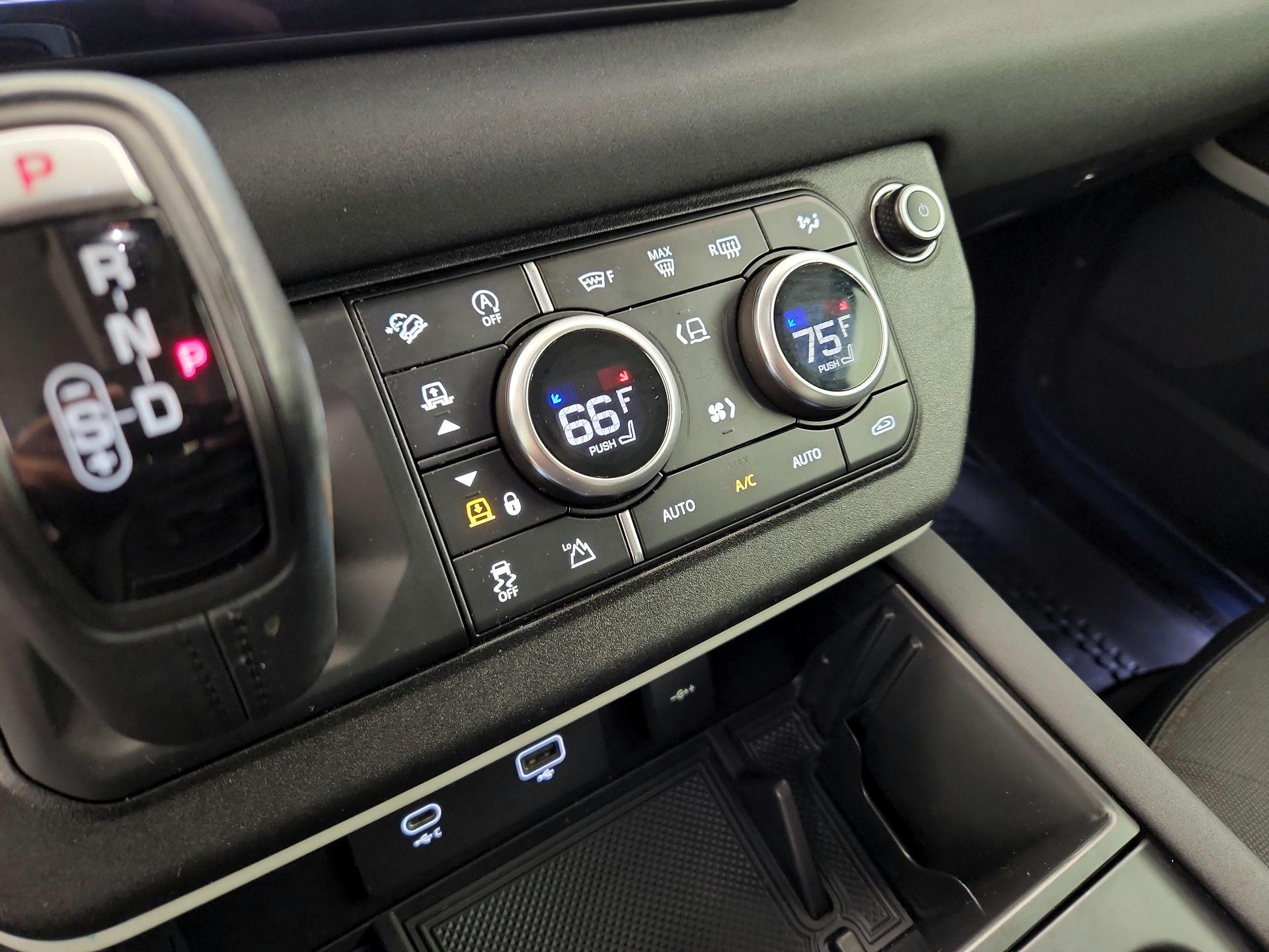 Thumbnail: 2020 Land Rover Defender - 16