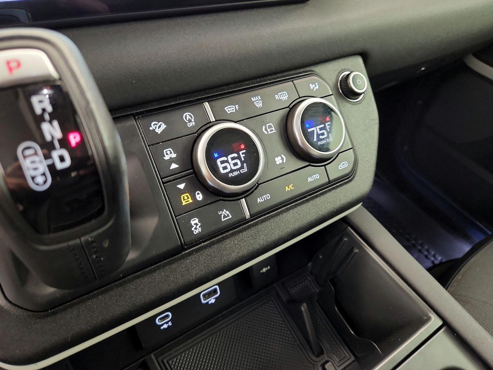 2020 Land Rover Defender SE - Photo 17
