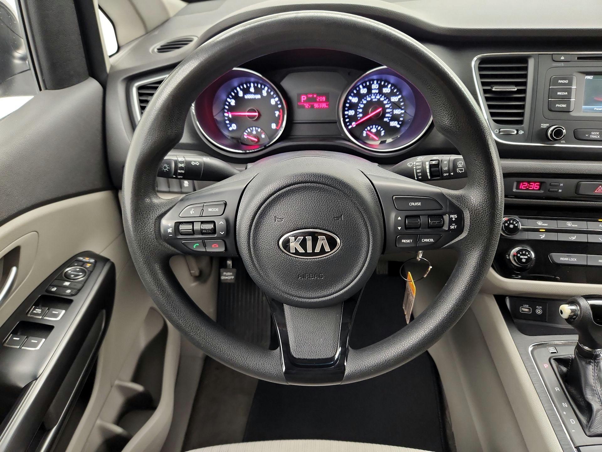 Thumbnail: 2016 Kia Sedona - 10