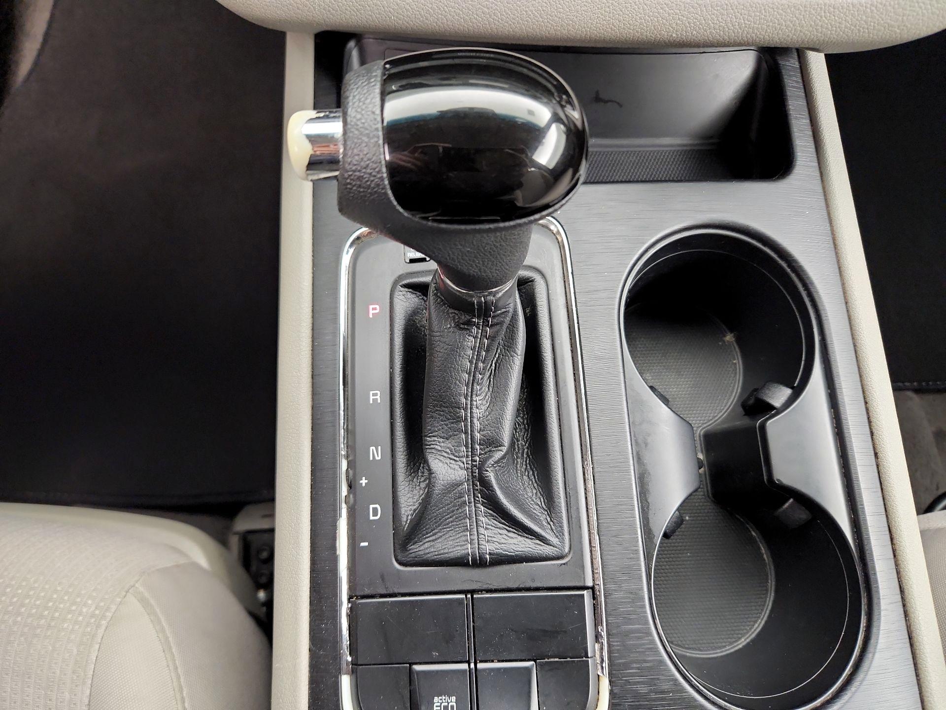 Thumbnail: 2016 Kia Sedona - 17