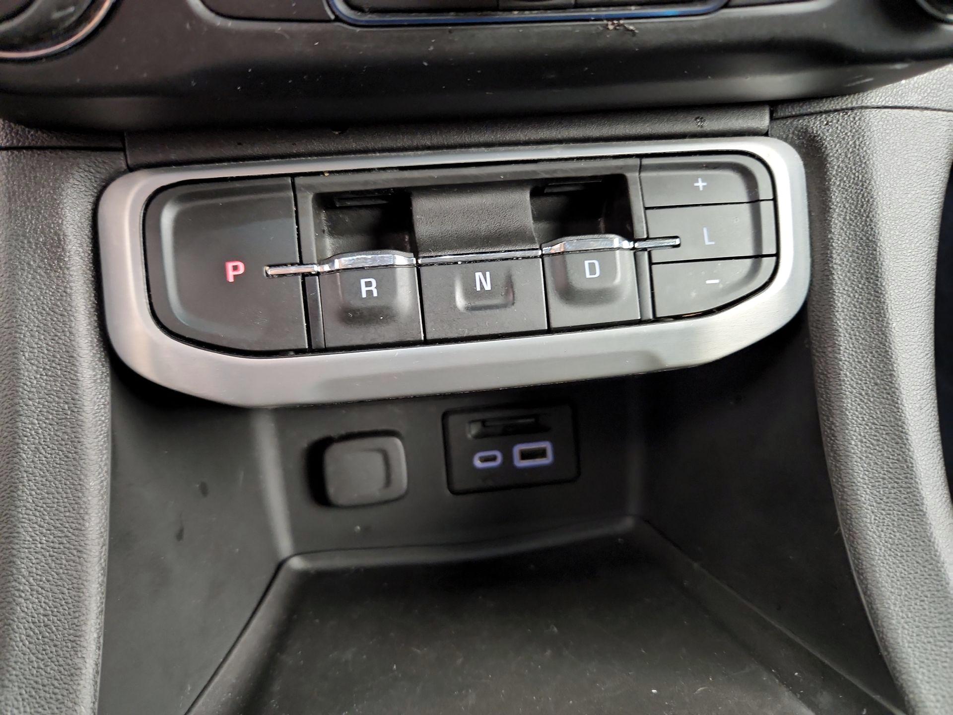 Thumbnail: 2022 GMC Acadia - 17