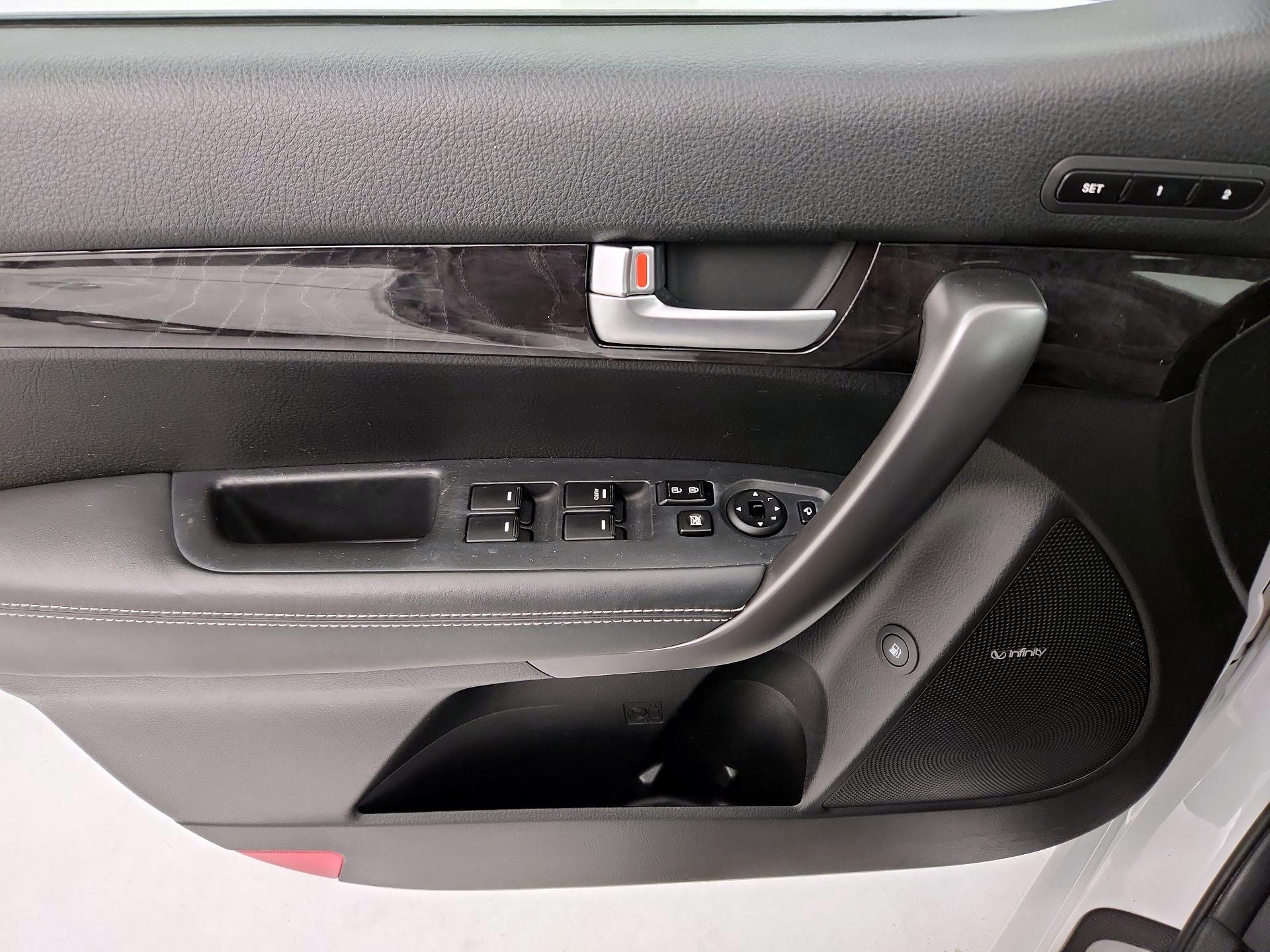 Thumbnail: 2014 Kia Sorento - 12