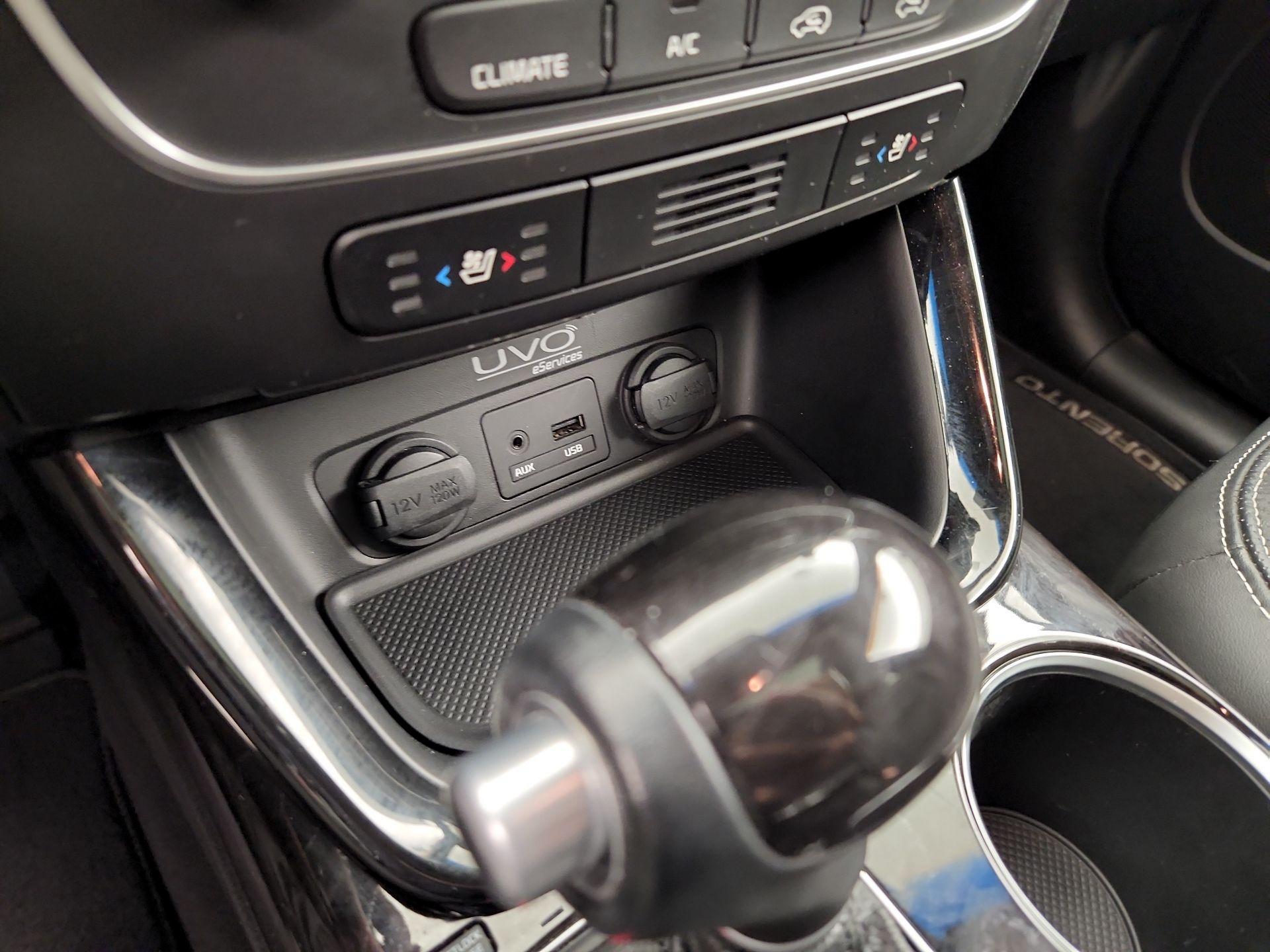 Thumbnail: 2014 Kia Sorento - 19