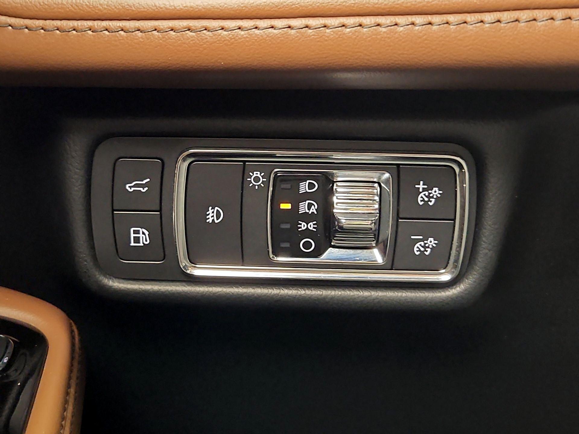 Thumbnail: 2021 Lincoln Aviator - 13