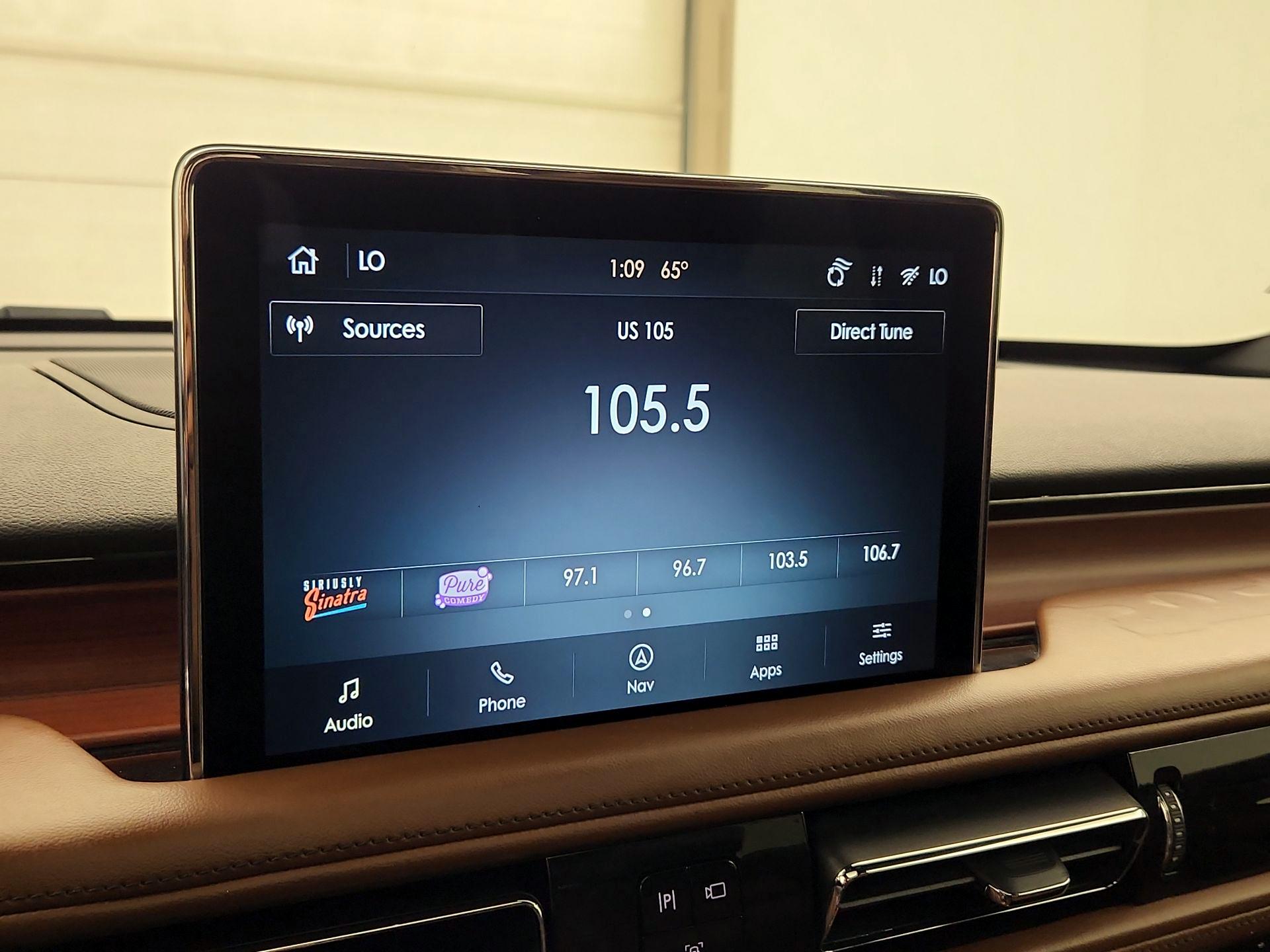 Thumbnail: 2021 Lincoln Aviator - 16