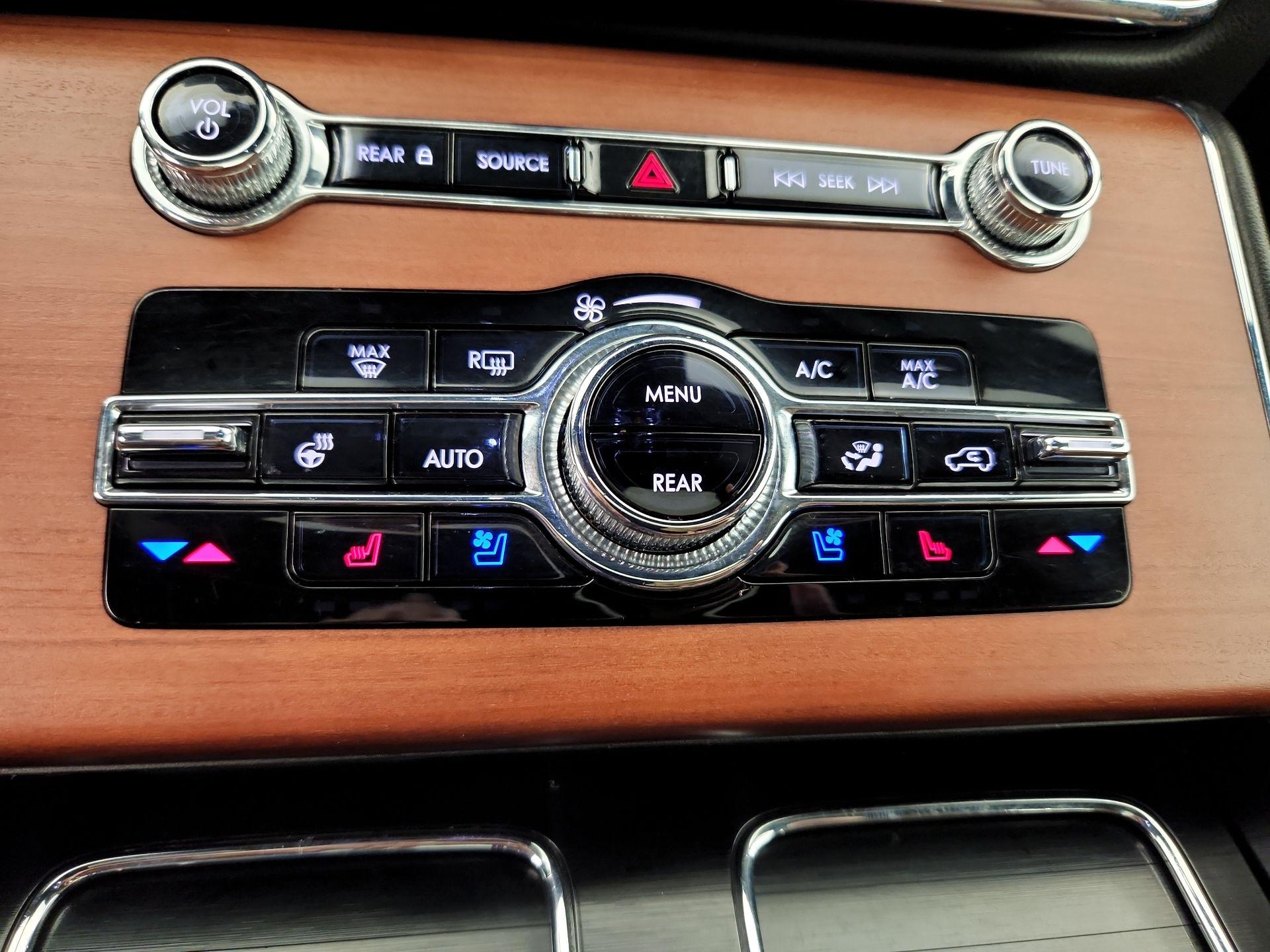 Thumbnail: 2021 Lincoln Aviator - 17