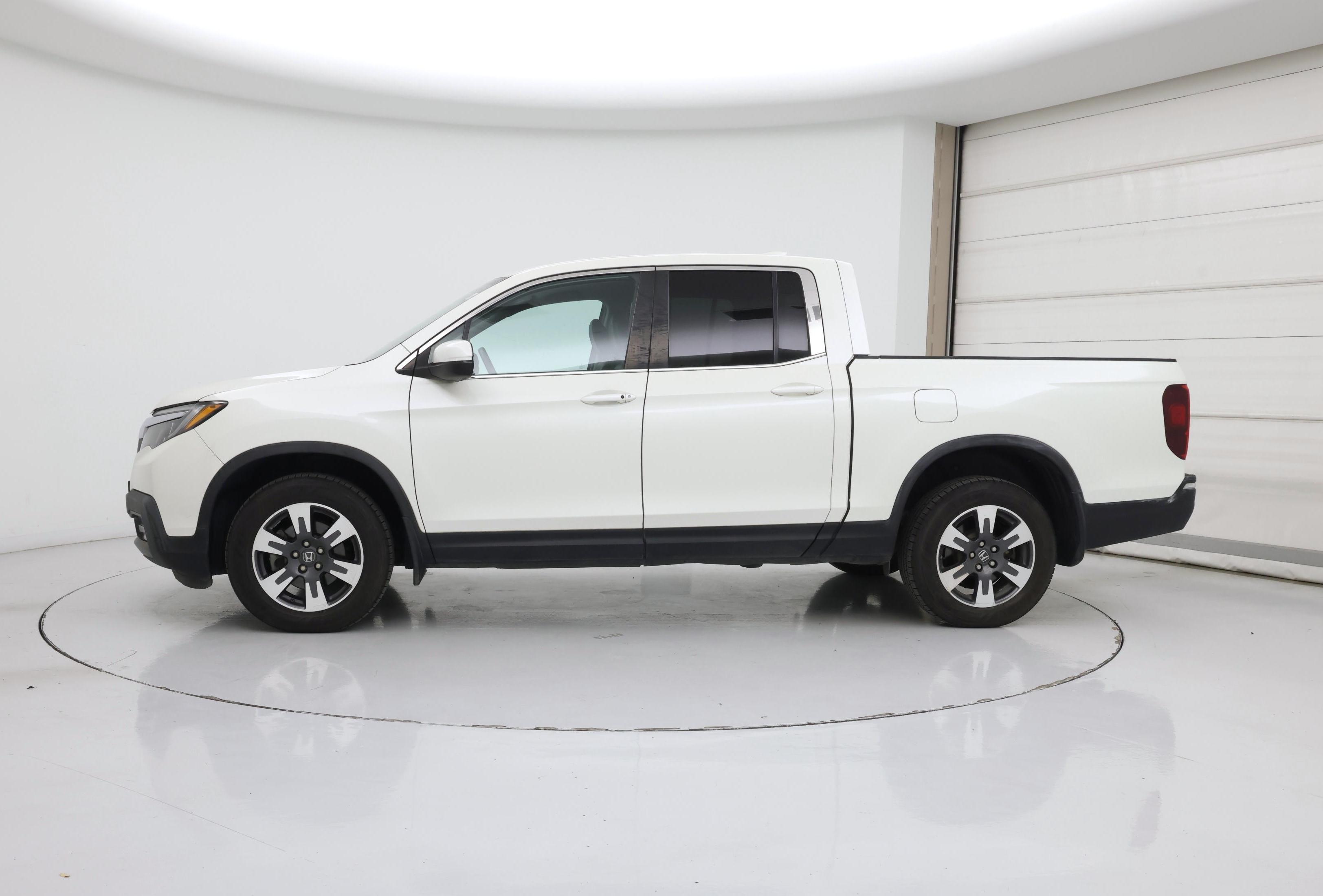 Thumbnail: 2017 Honda Ridgeline - 3