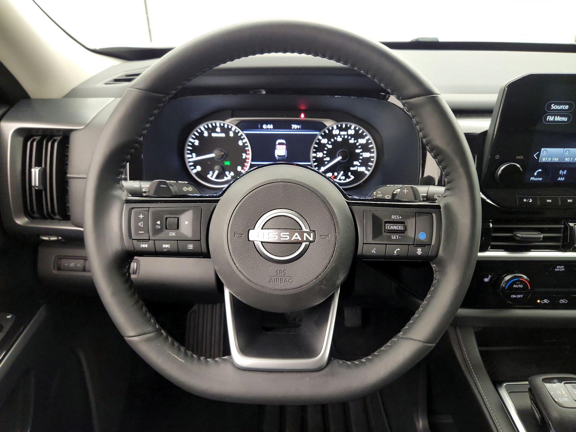 Thumbnail: 2023 Nissan Pathfinder - 10