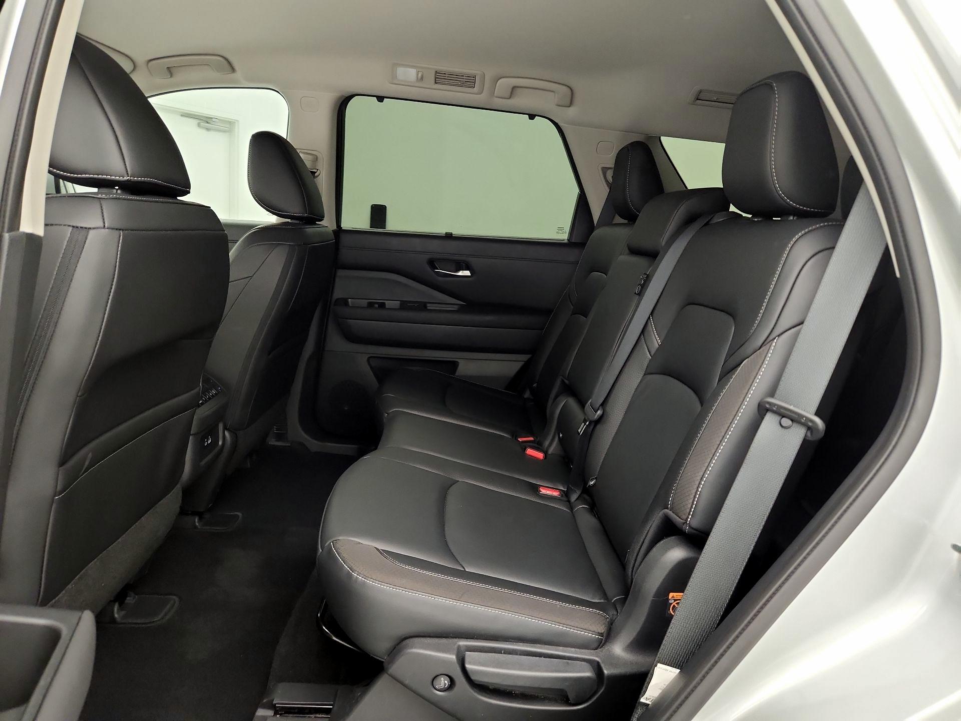 Thumbnail: 2023 Nissan Pathfinder - 19