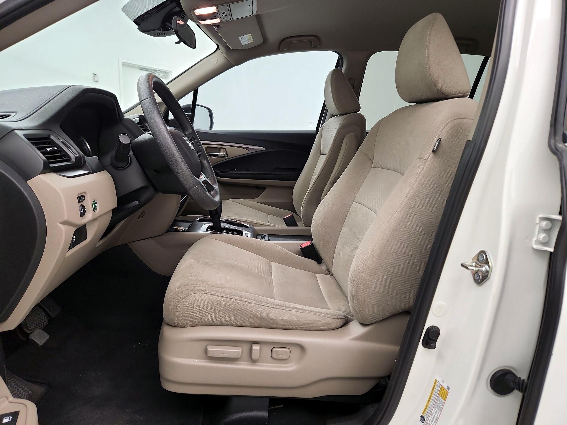 Thumbnail: 2019 Honda Pilot - 11