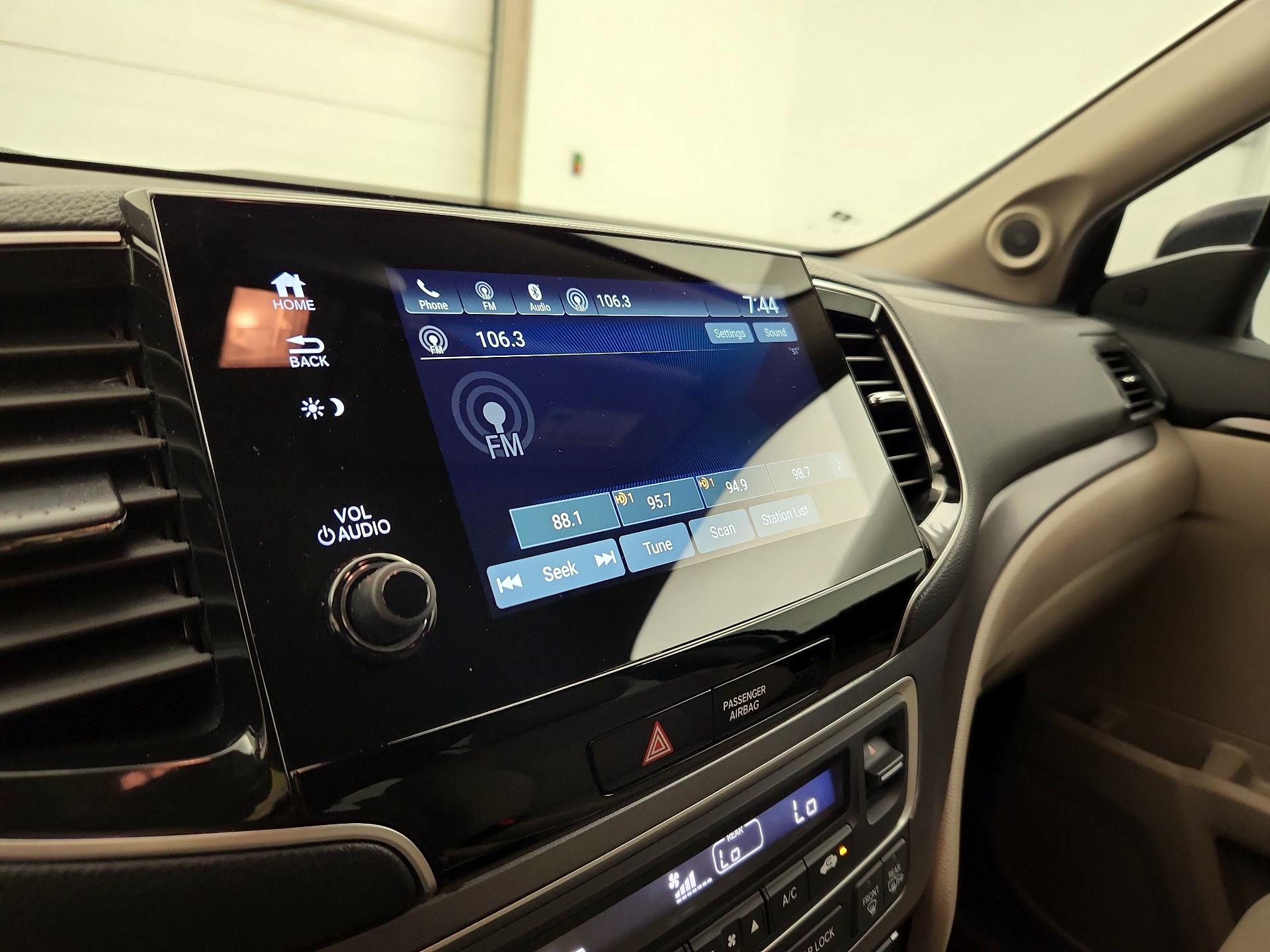 Thumbnail: 2019 Honda Pilot - 15