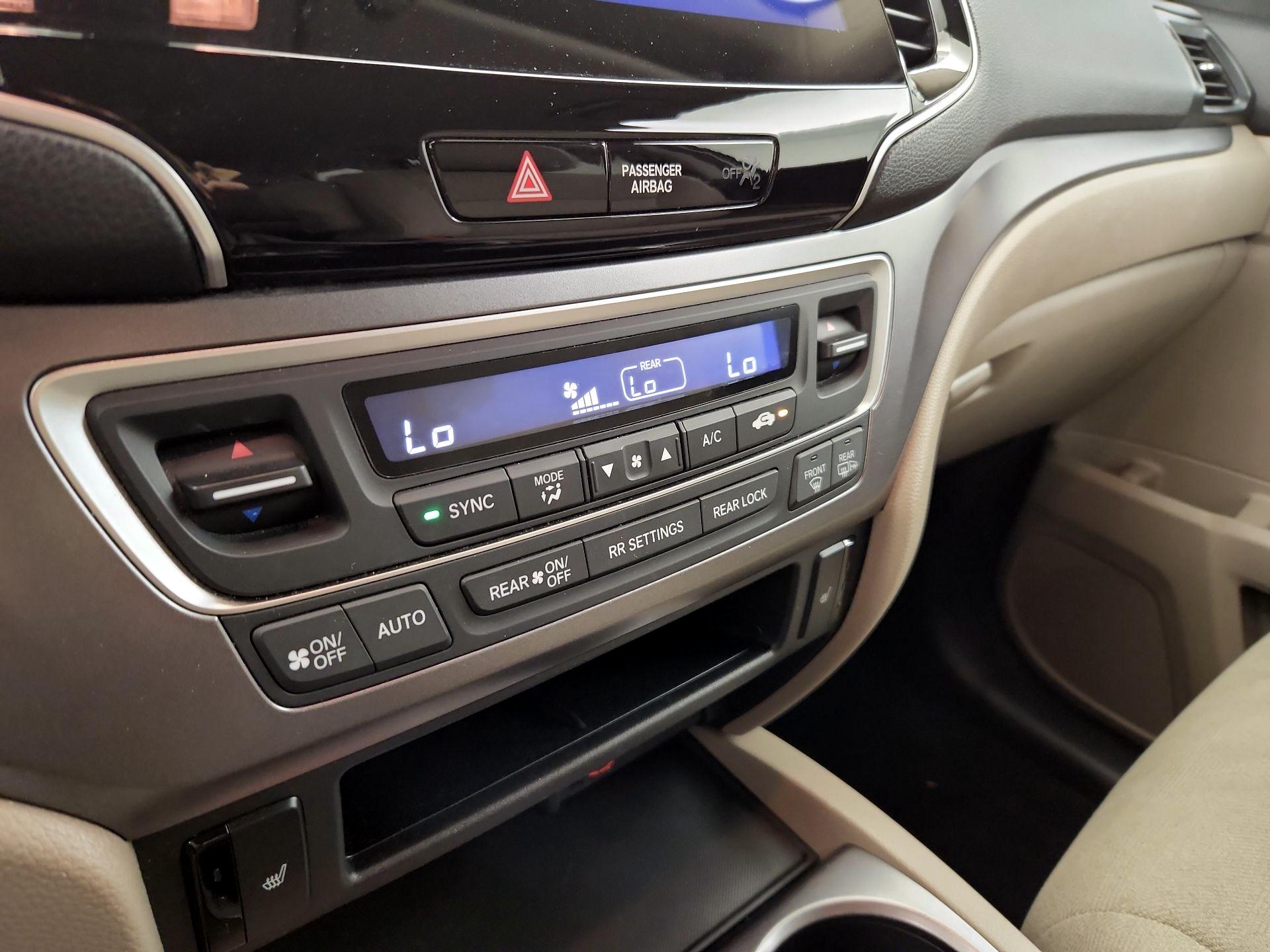 Thumbnail: 2019 Honda Pilot - 16