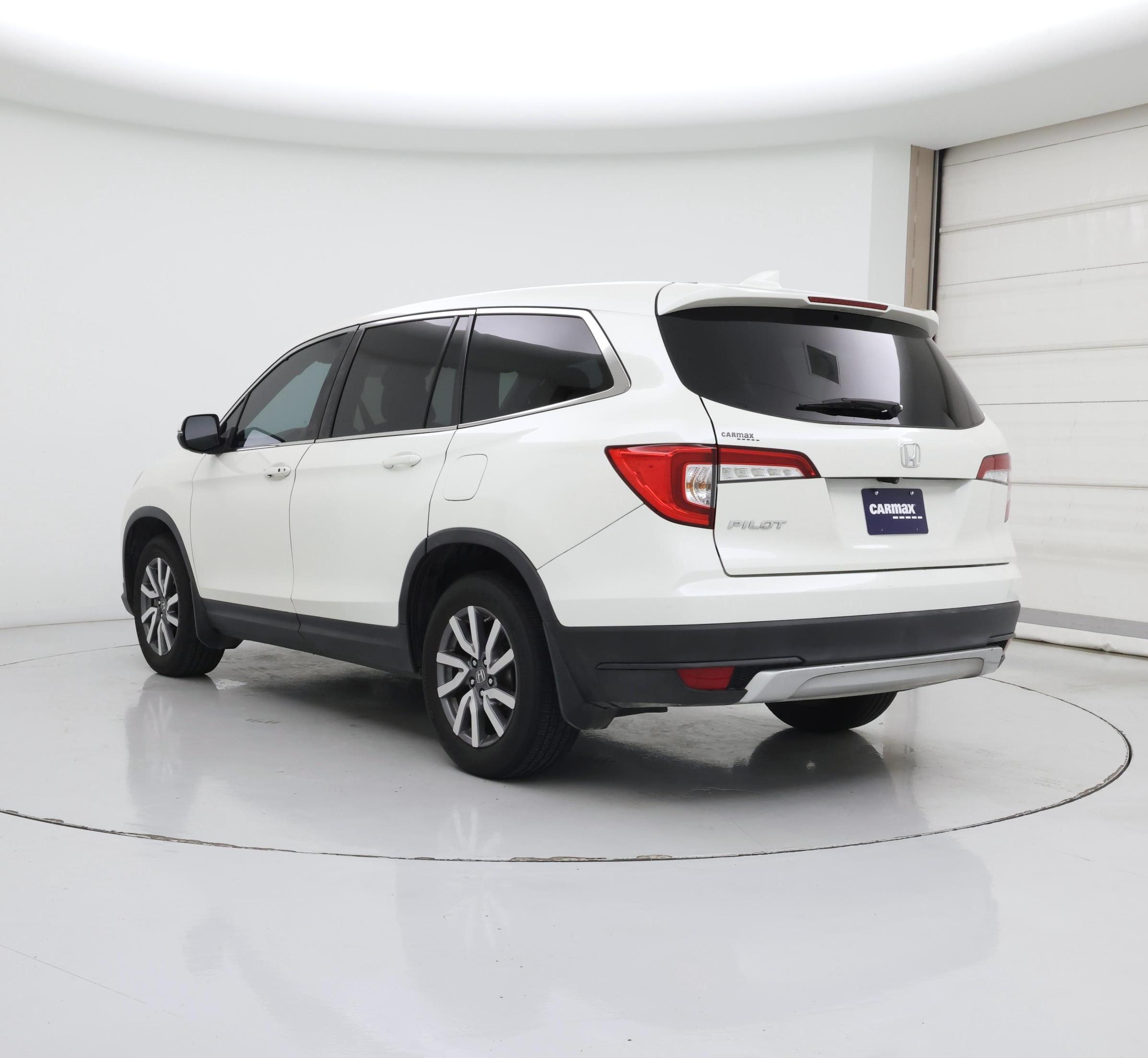 Thumbnail: 2019 Honda Pilot - 2