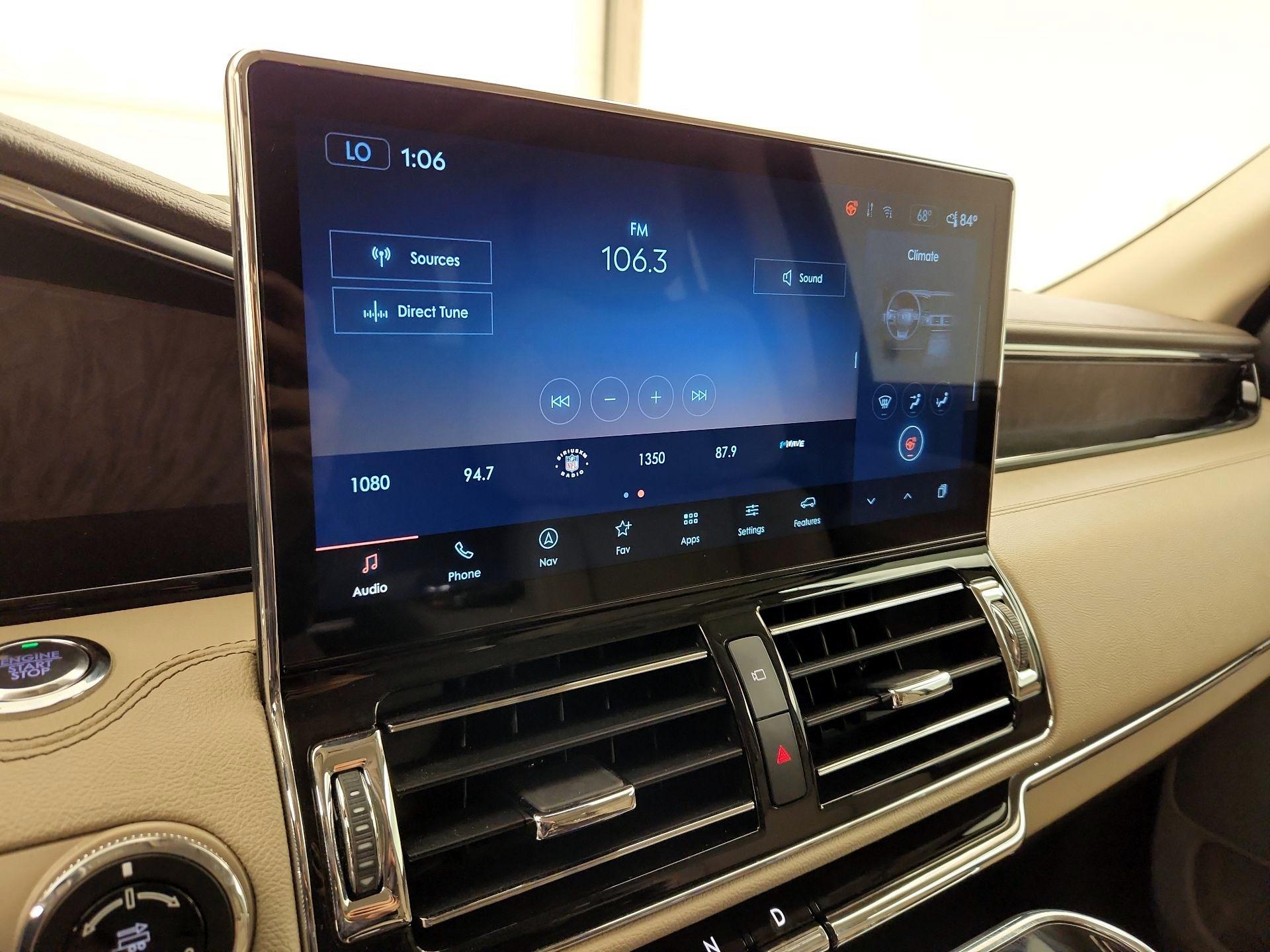 Thumbnail: 2024 Lincoln Navigator L - 16