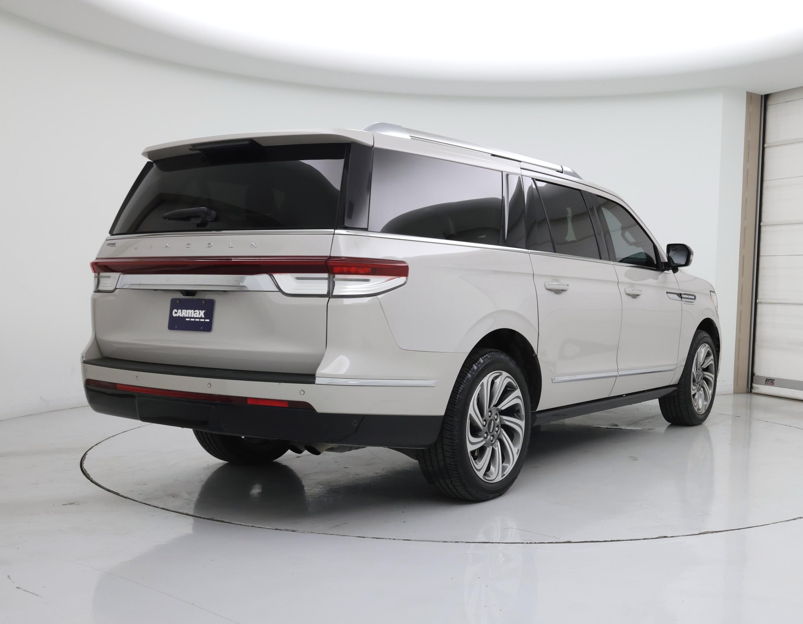 Thumbnail: 2024 Lincoln Navigator L - 8