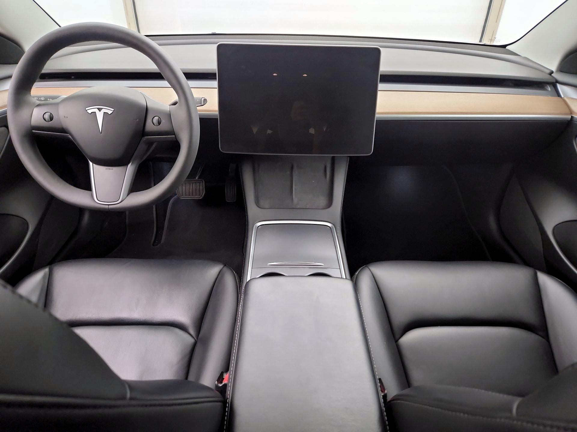Thumbnail: 2022 Tesla Model 3 - 9