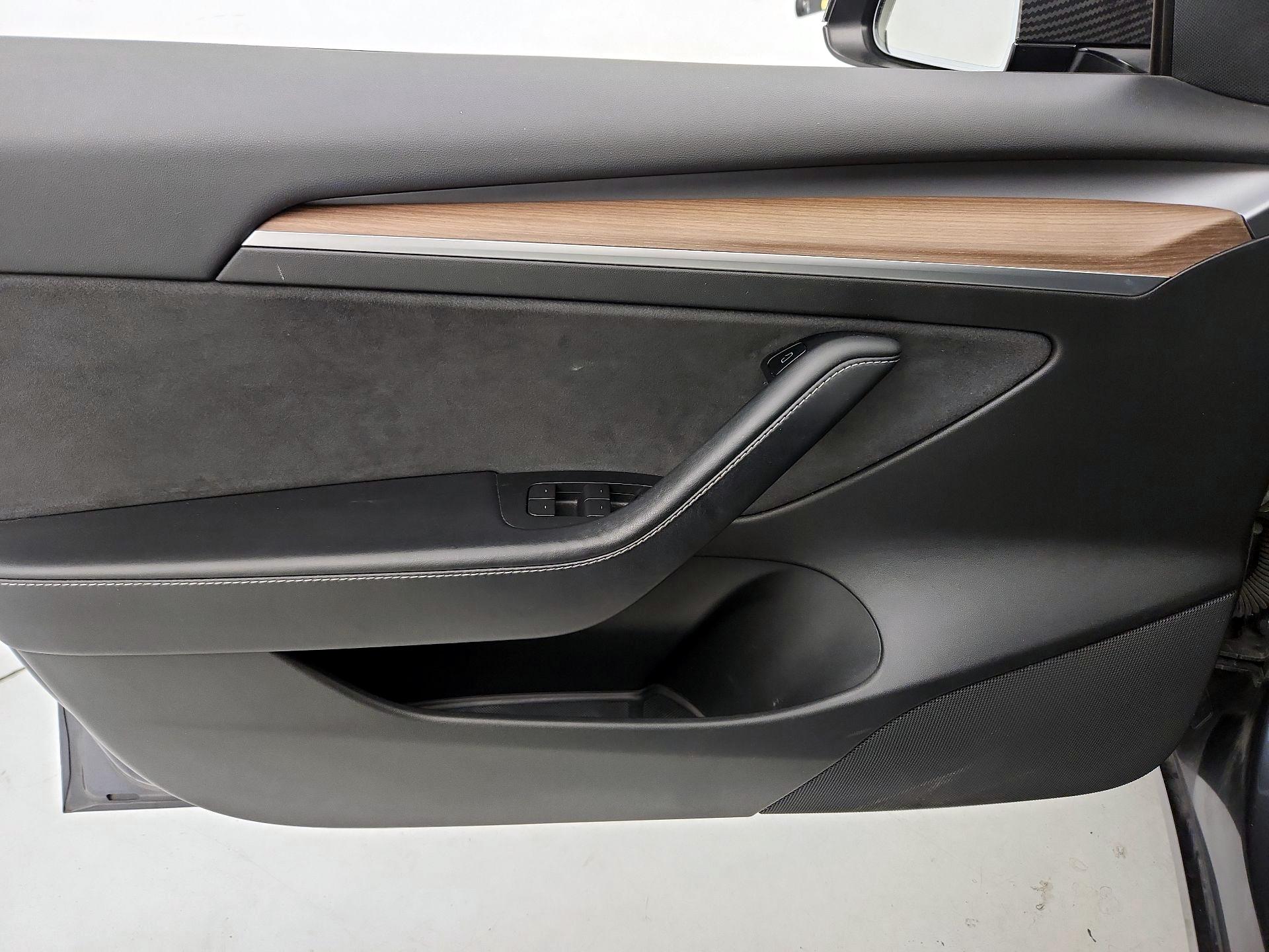 Thumbnail: 2022 Tesla Model 3 - 12