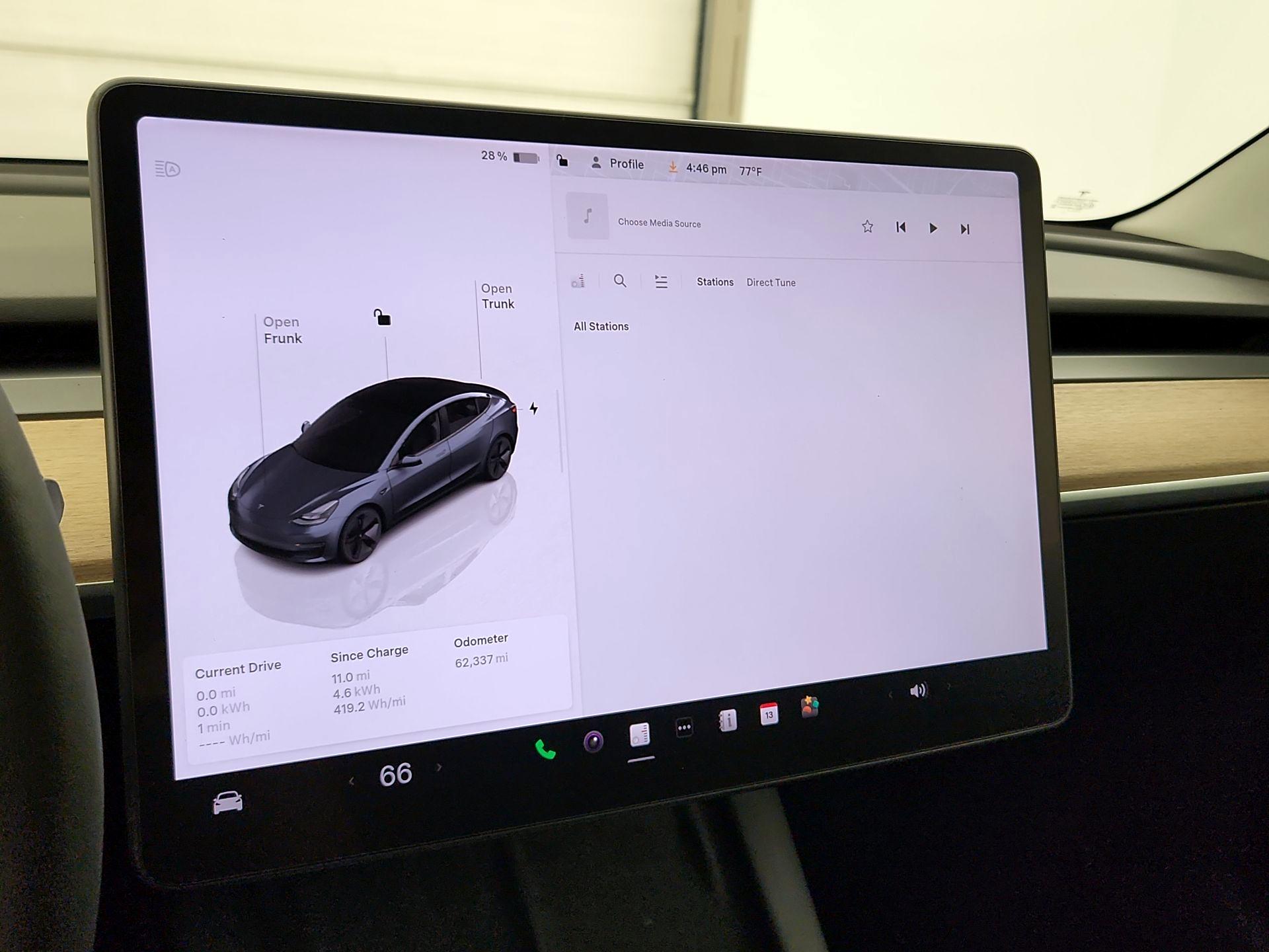 Thumbnail: 2022 Tesla Model 3 - 15
