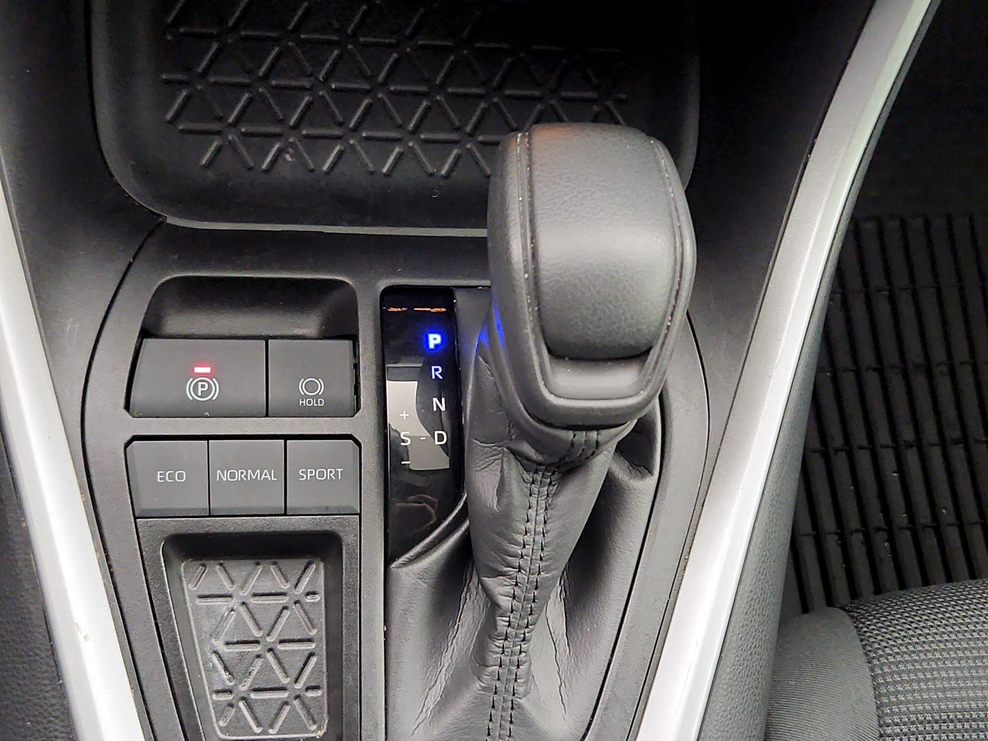 Thumbnail: 2024 Toyota RAV4 - 18