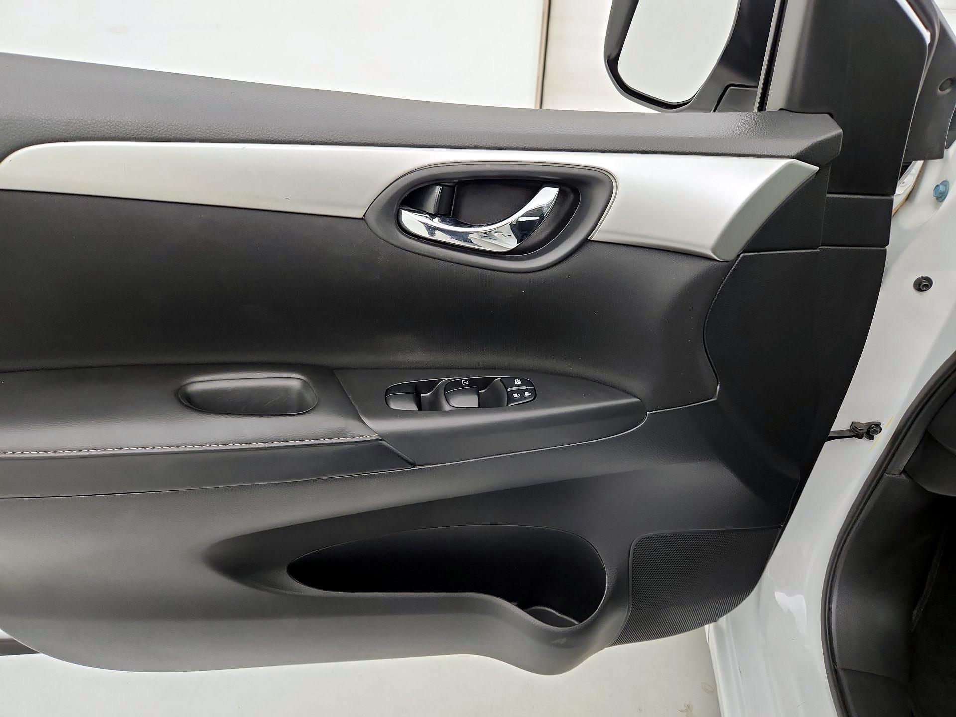 Thumbnail: 2019 Nissan Sentra - 12