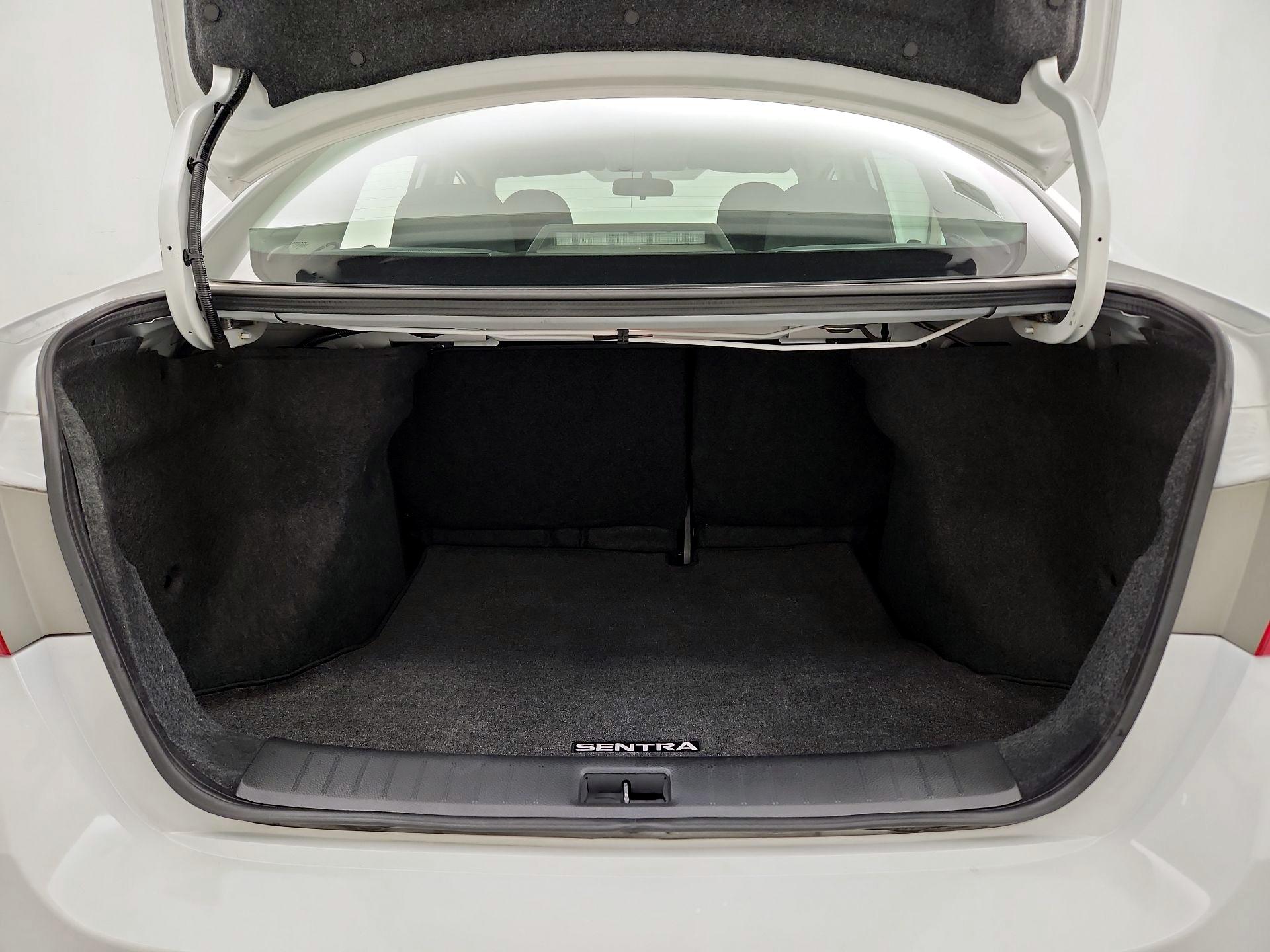 Thumbnail: 2019 Nissan Sentra - 19