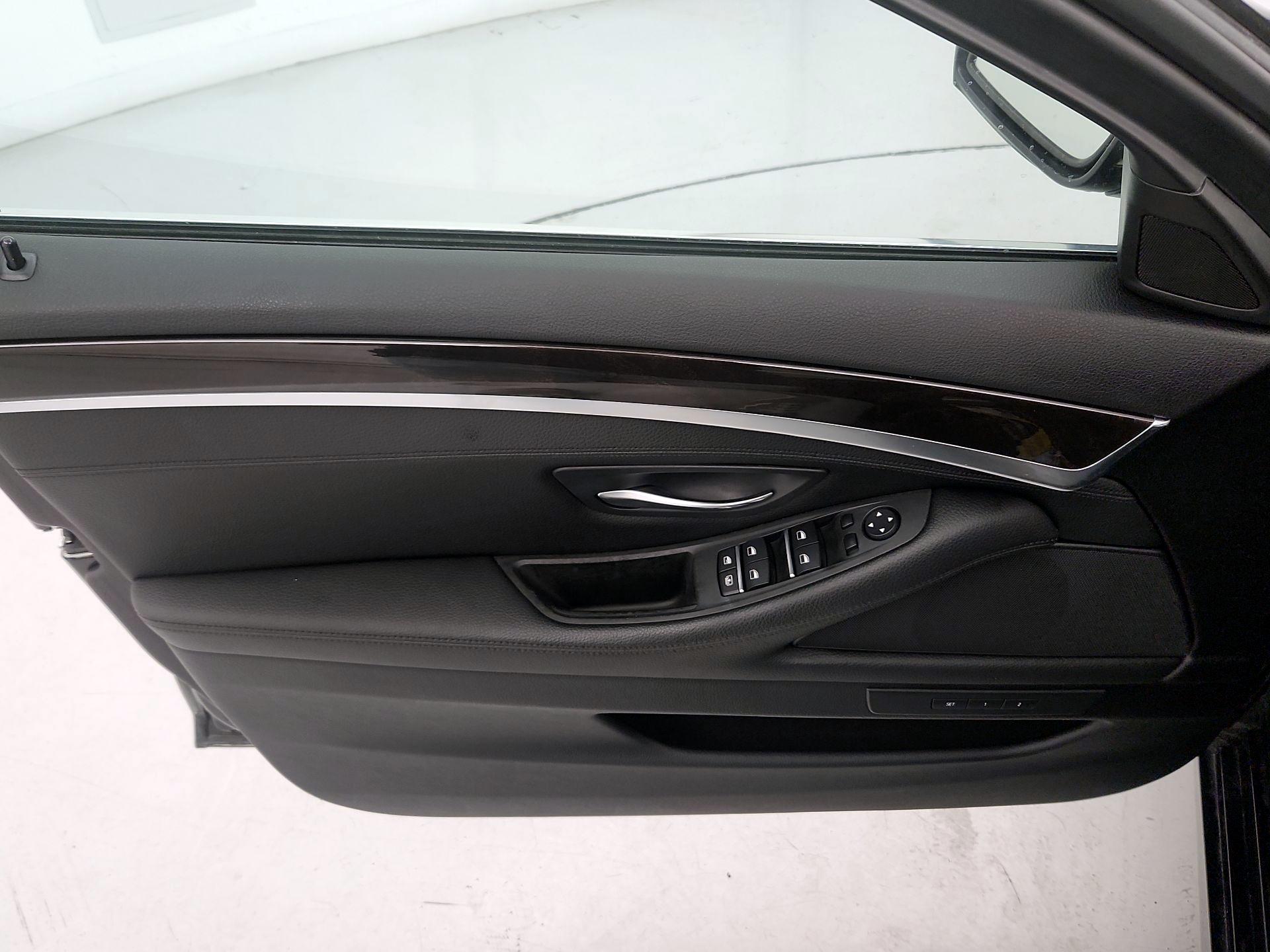 Thumbnail: 2016 BMW 5 Series - 12