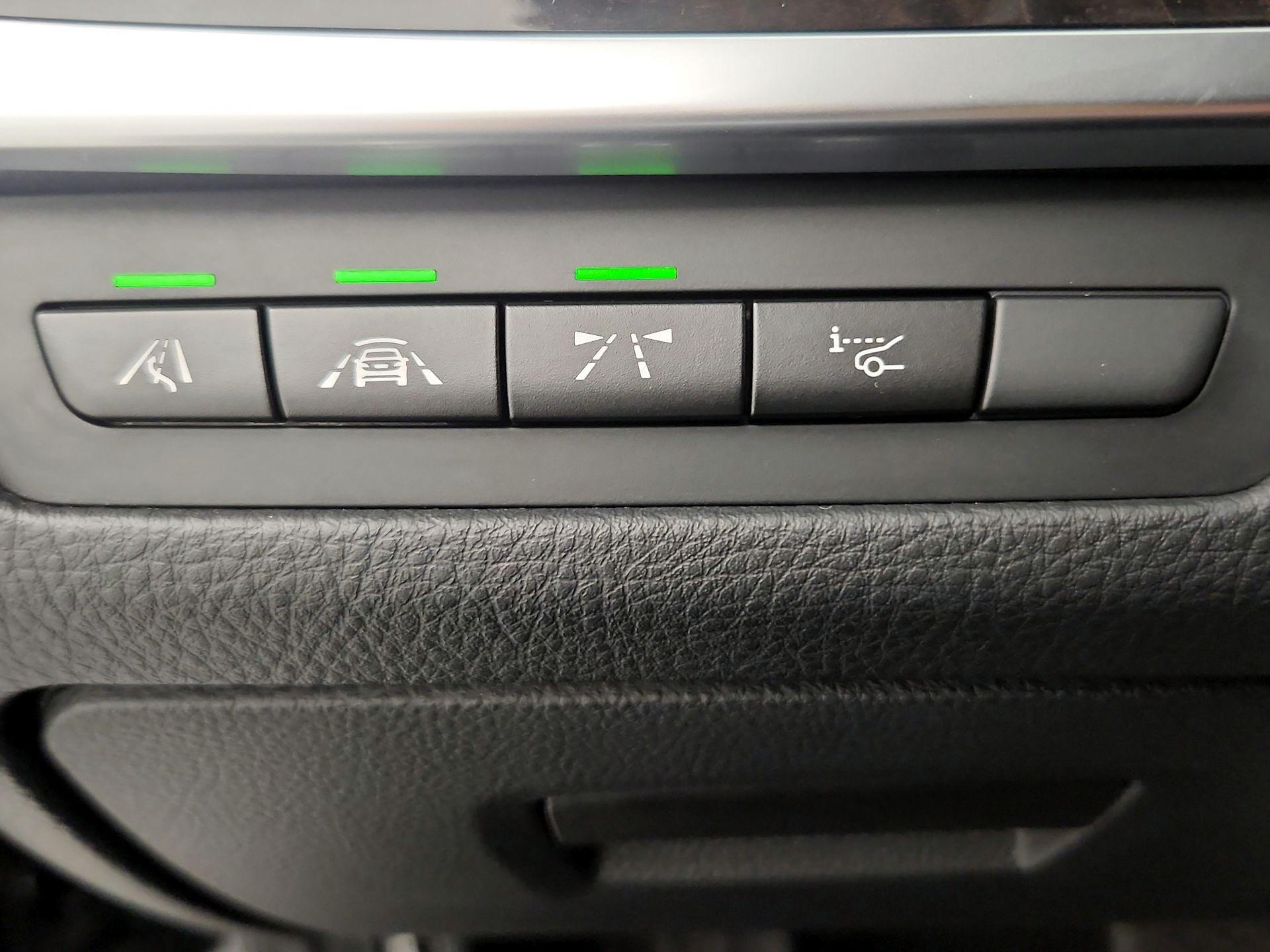 Thumbnail: 2016 BMW 5 Series - 13