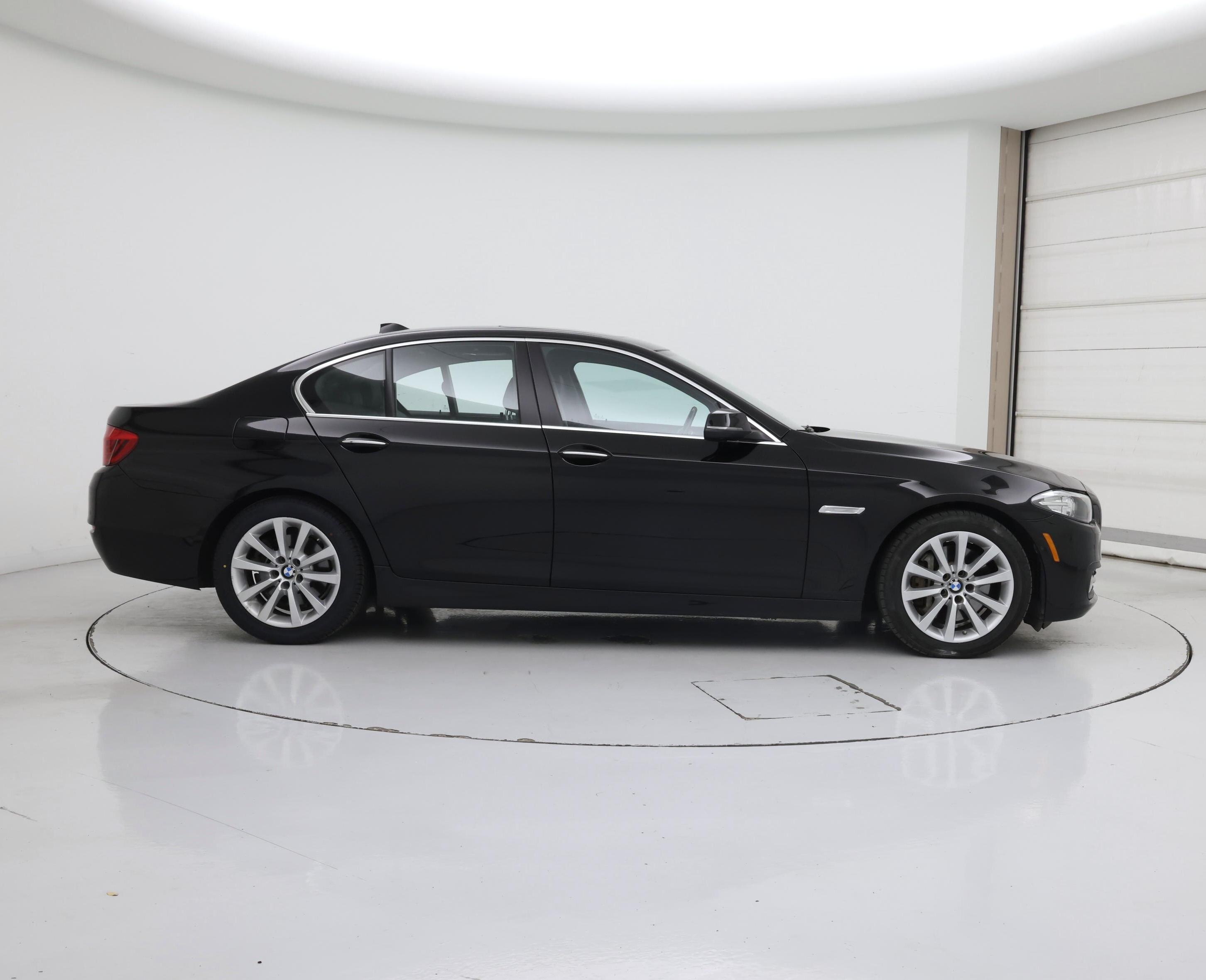 Thumbnail: 2016 BMW 5 Series - 7