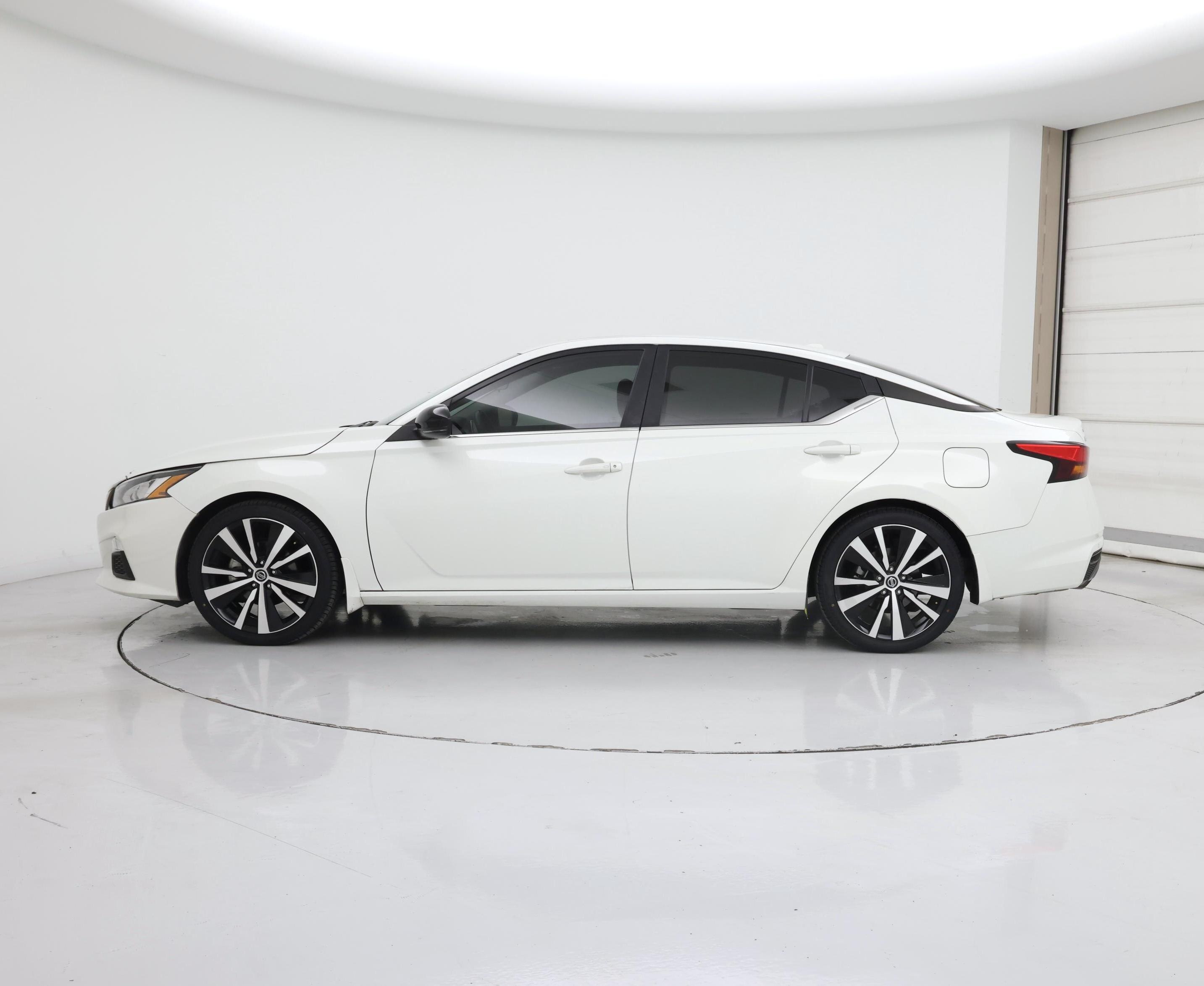 Thumbnail: 2022 Nissan Altima - 3