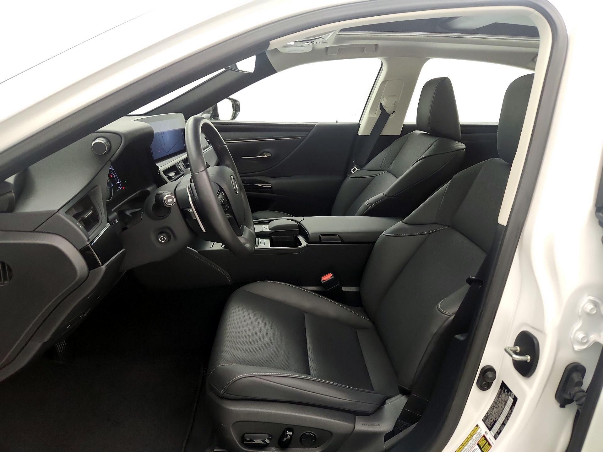 Thumbnail: 2022 Lexus ES - 11