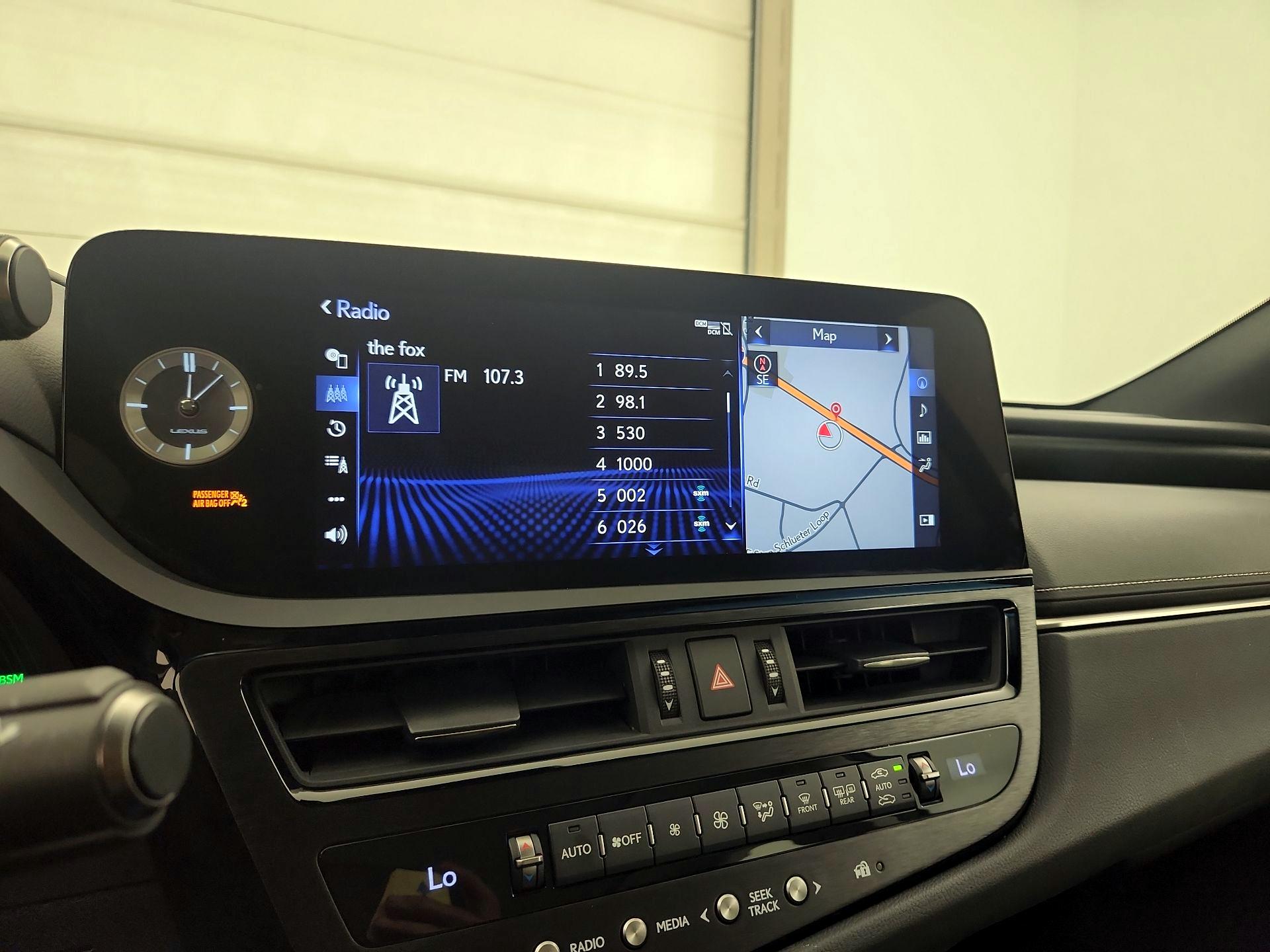 Thumbnail: 2022 Lexus ES - 16