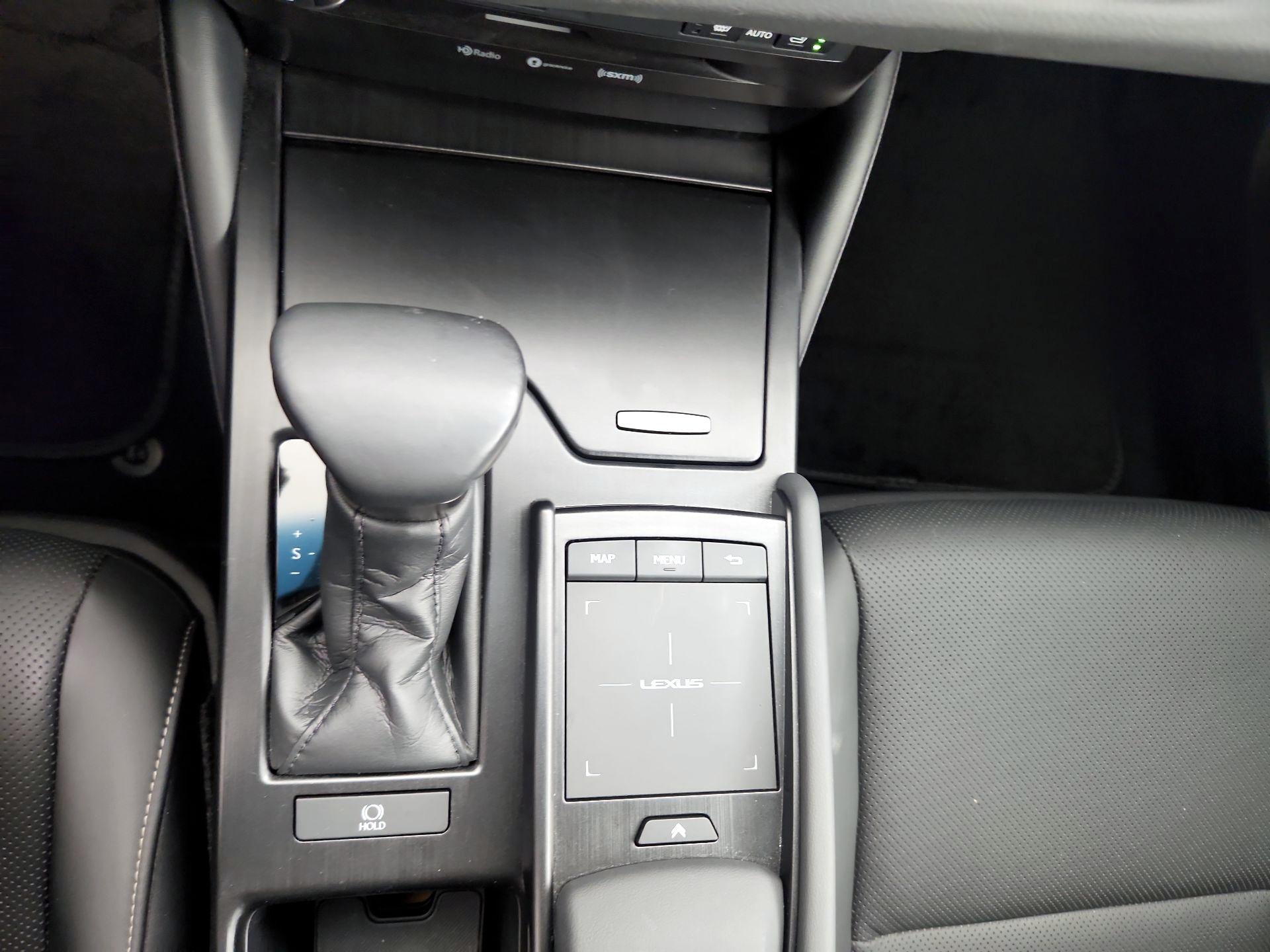 Thumbnail: 2022 Lexus ES - 18