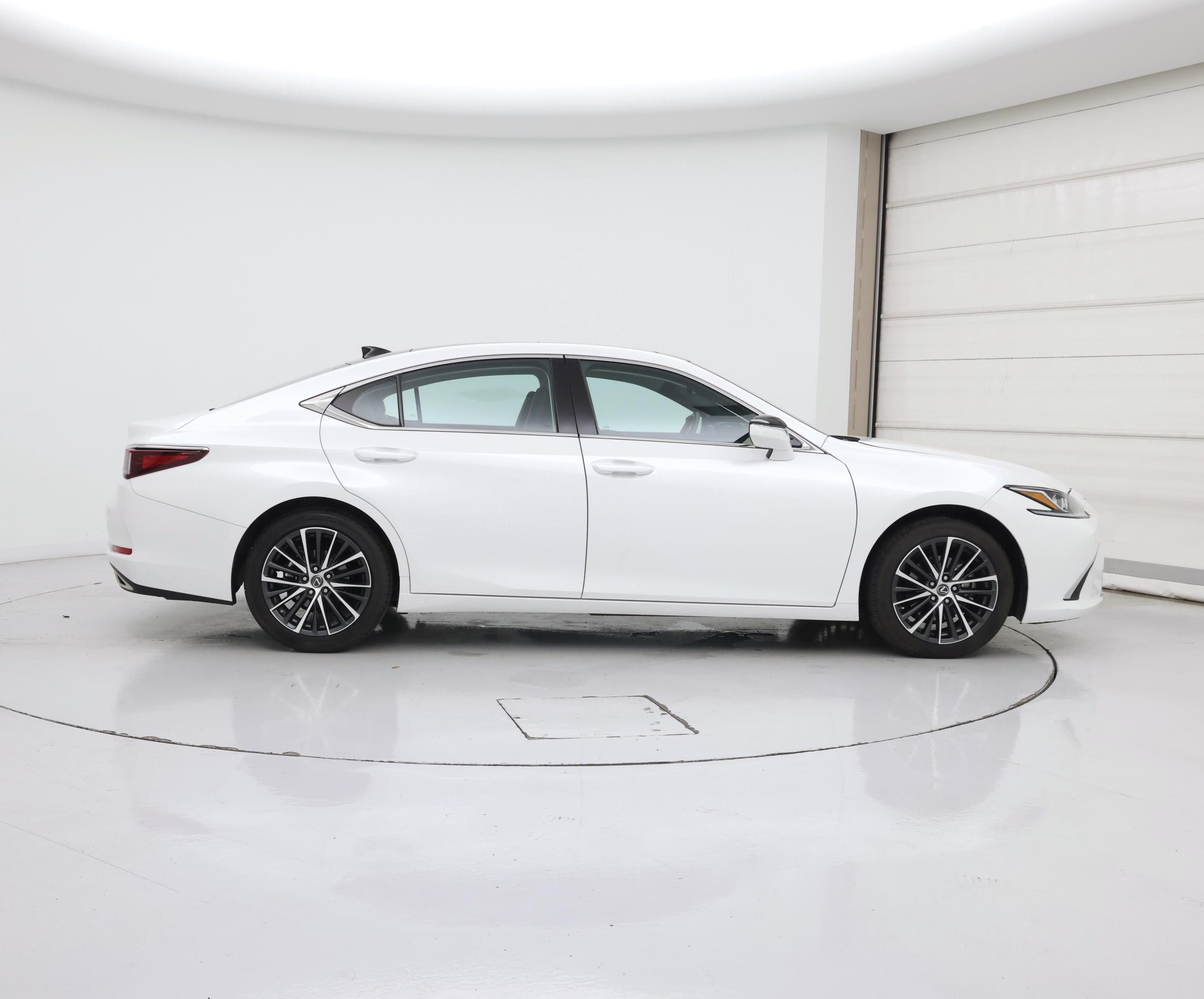 Thumbnail: 2022 Lexus ES - 7