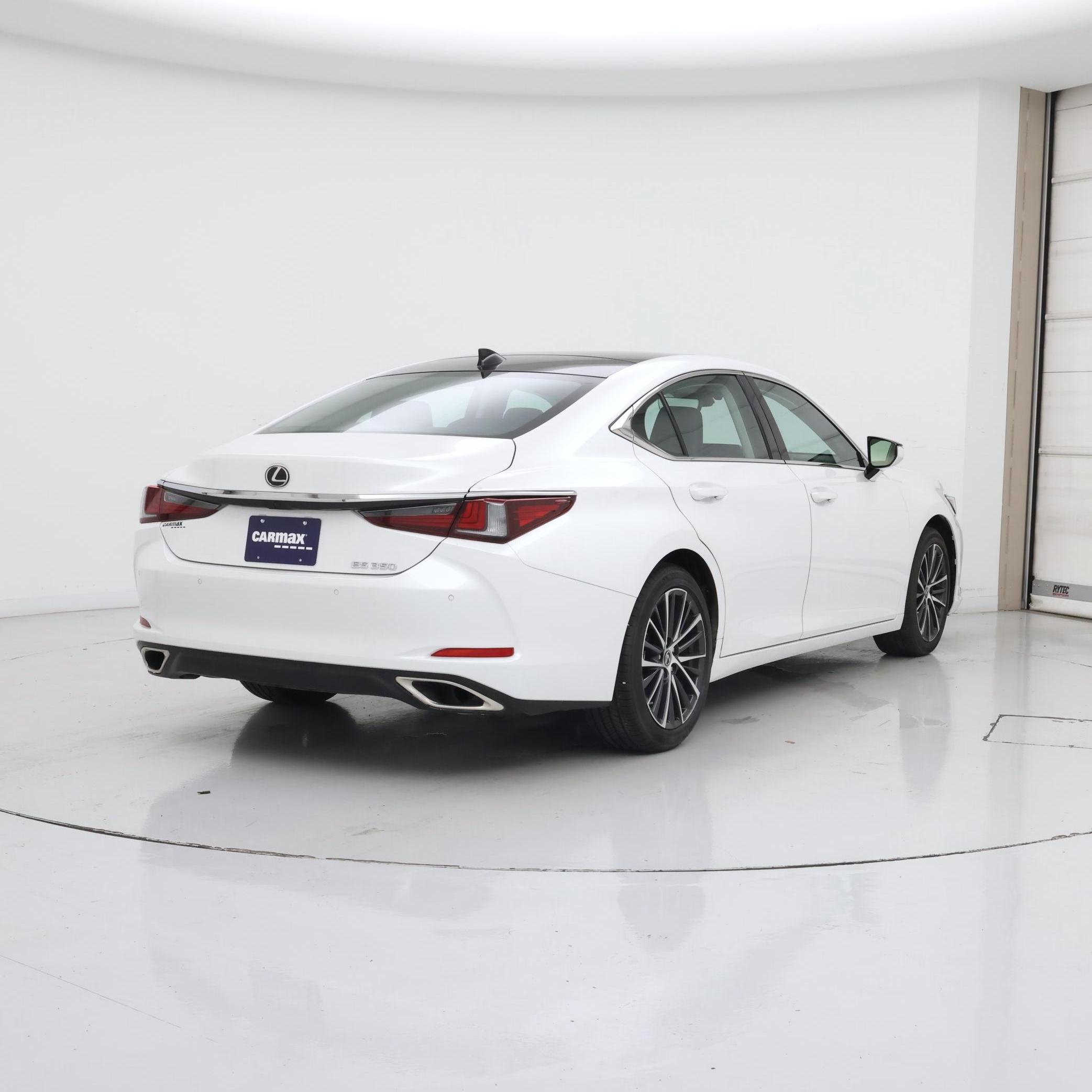 Thumbnail: 2022 Lexus ES - 8