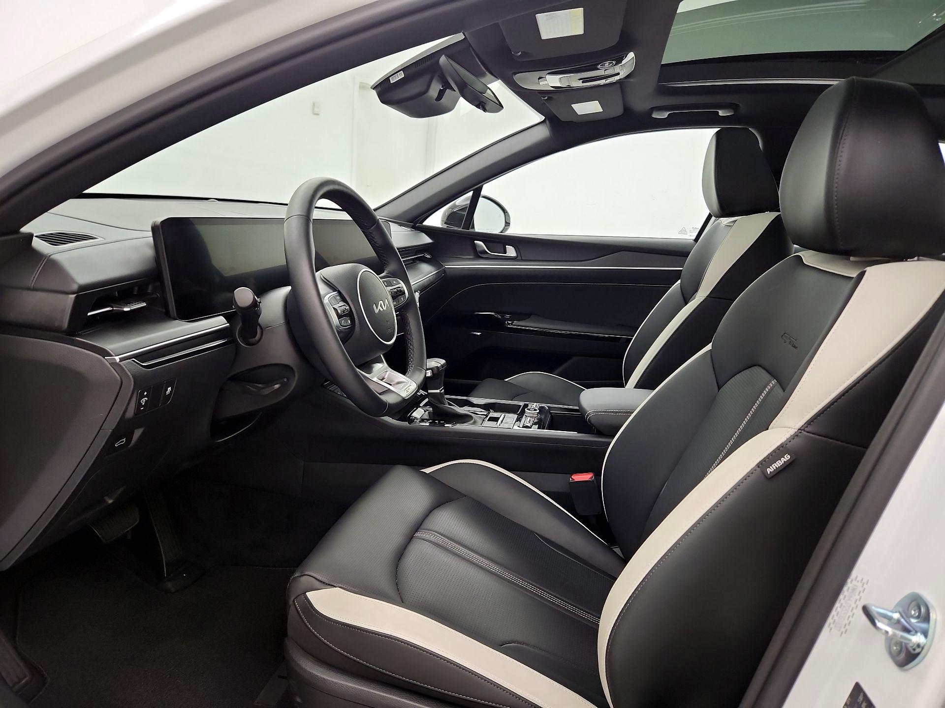 Thumbnail: 2025 Kia K5 - 11