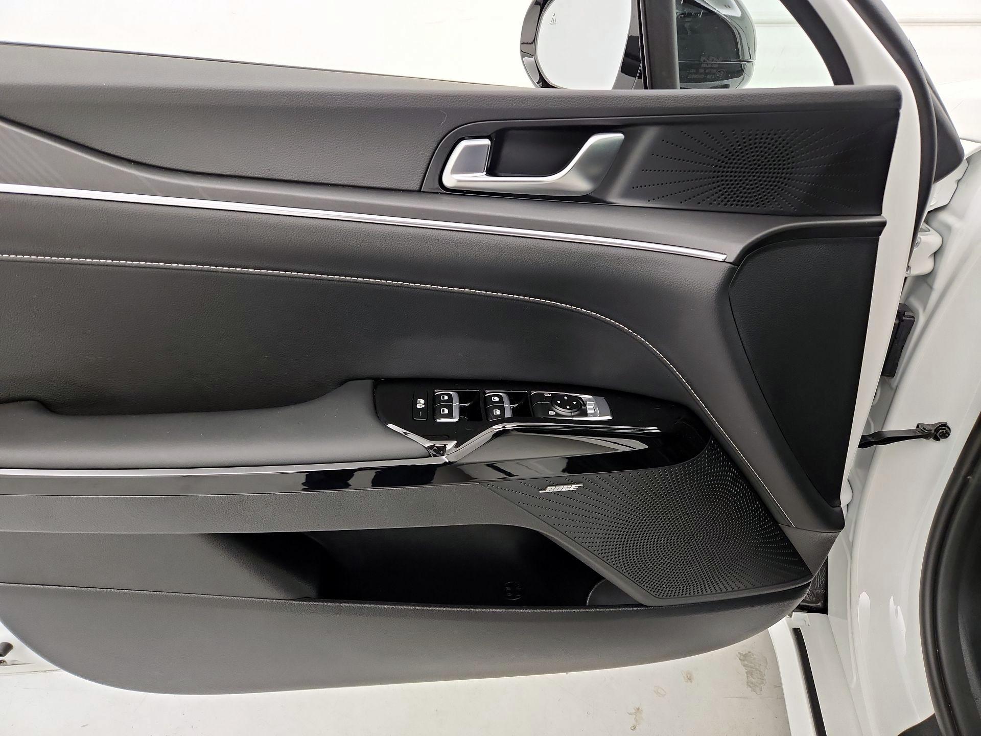 Thumbnail: 2025 Kia K5 - 12