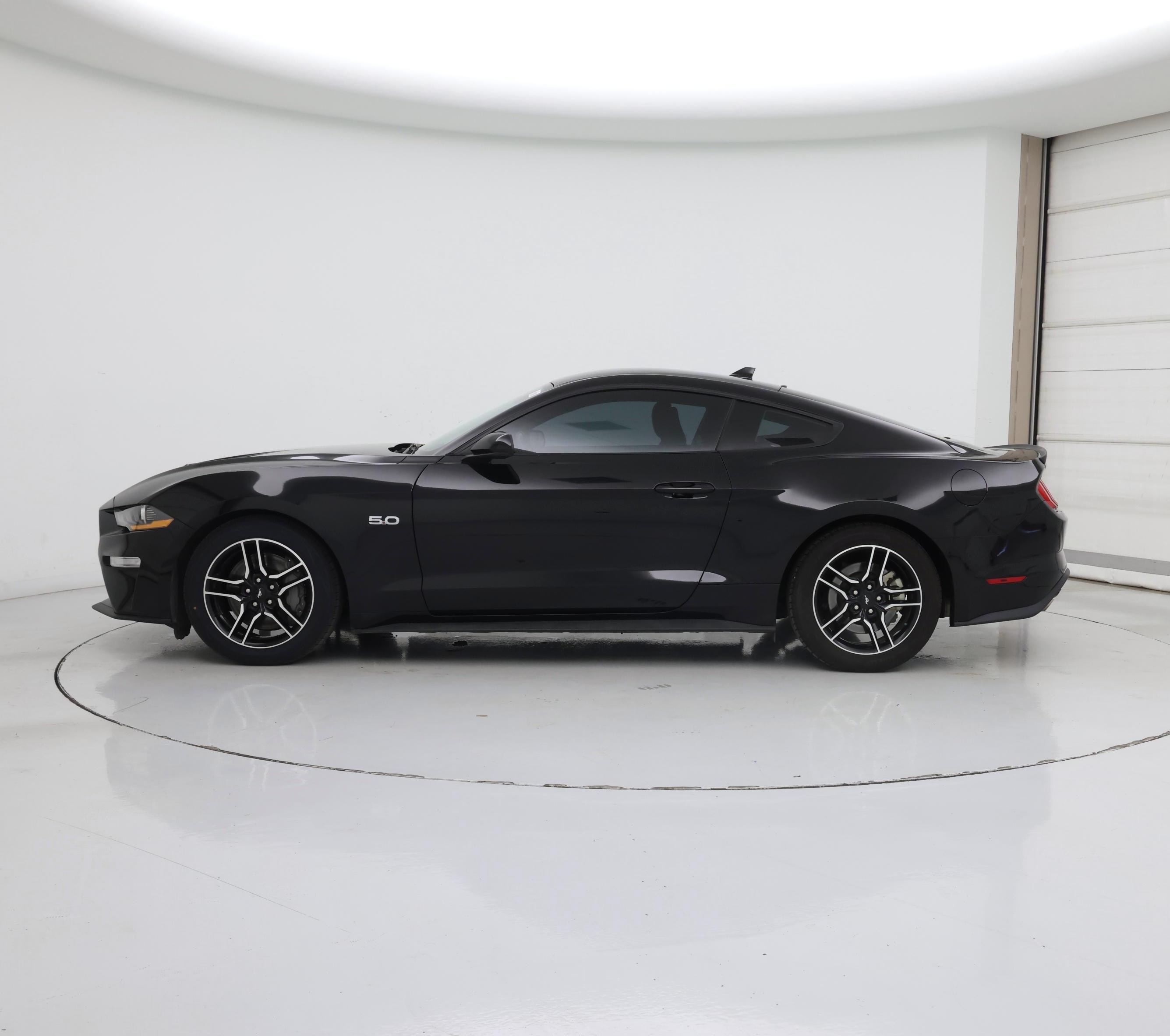 Thumbnail: 2022 Ford Mustang - 3