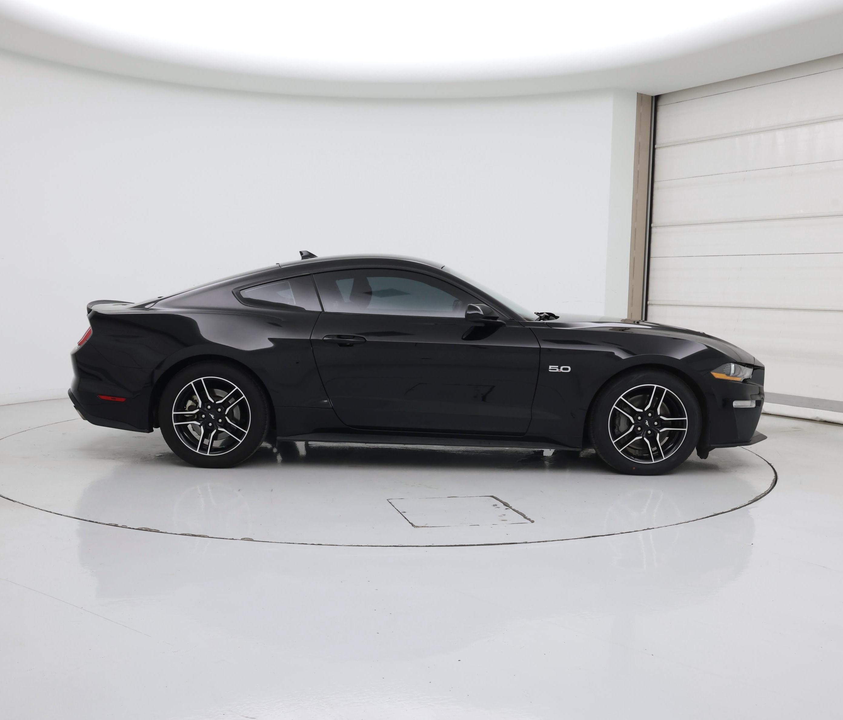 Thumbnail: 2022 Ford Mustang - 7