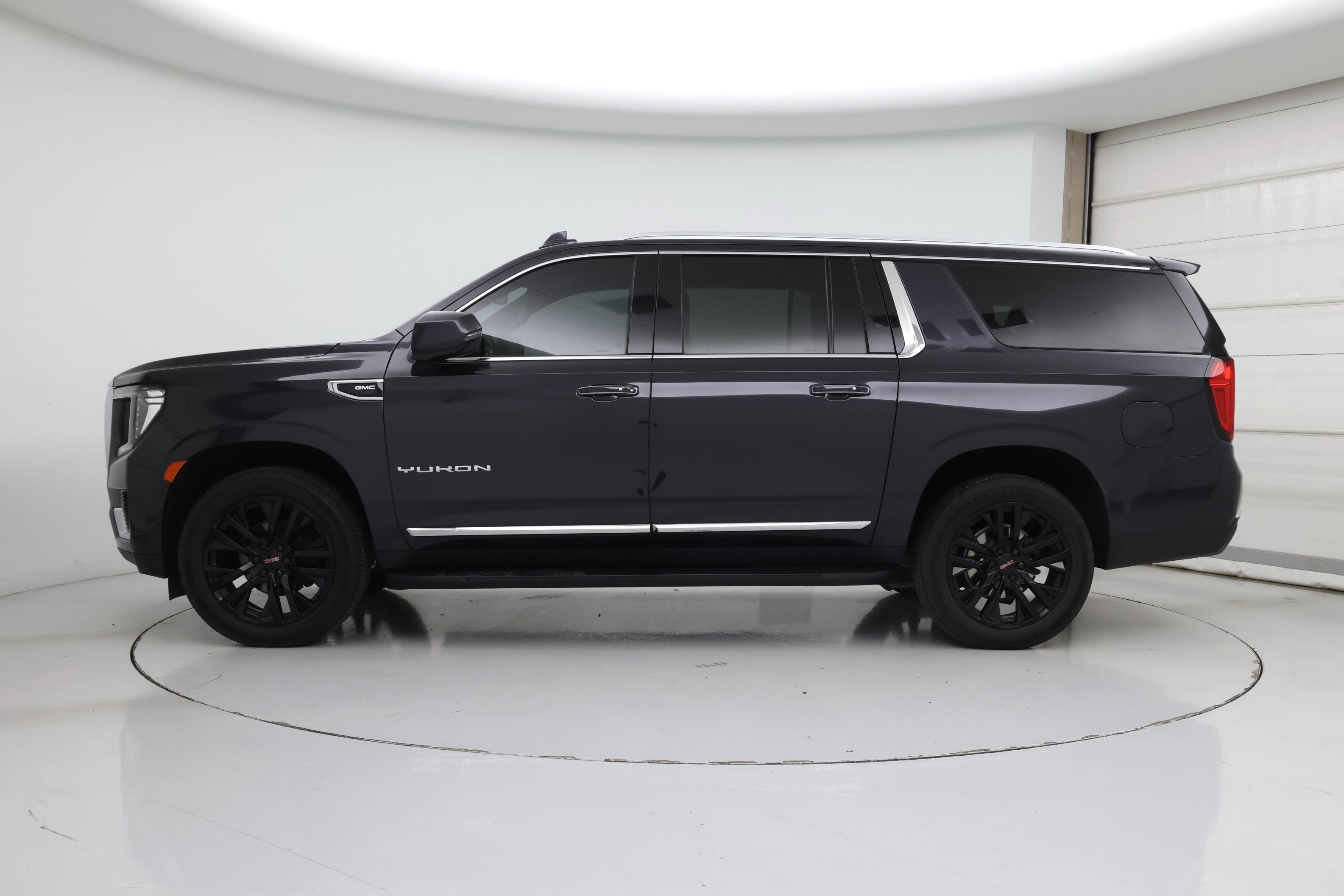 Thumbnail: 2023 GMC Yukon XL - 3