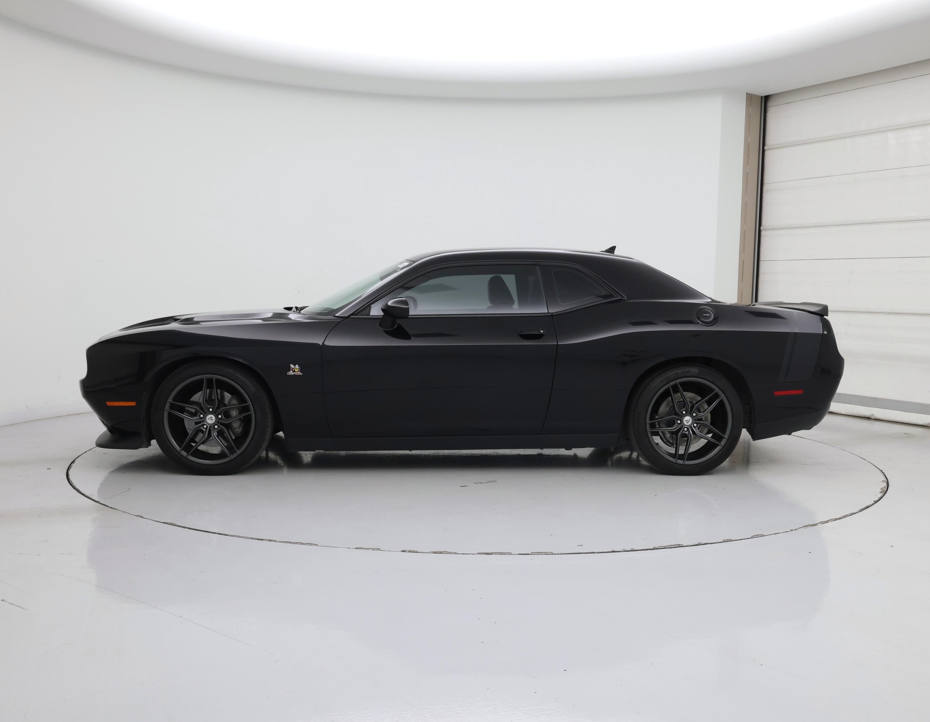 Thumbnail: 2016 Dodge Challenger - 3