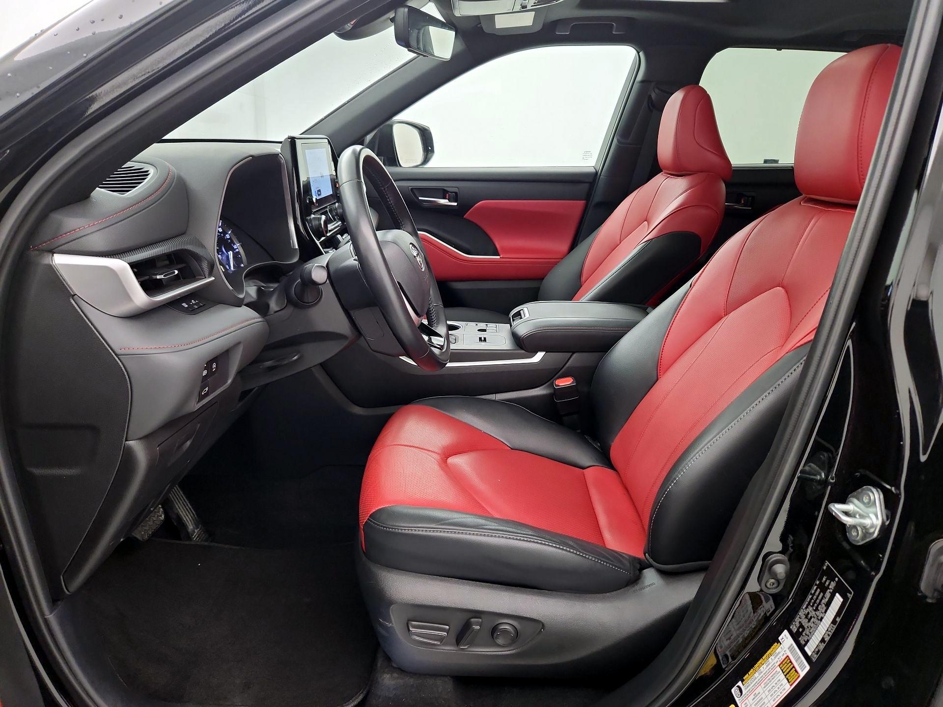 Thumbnail: 2024 Toyota Highlander - 11