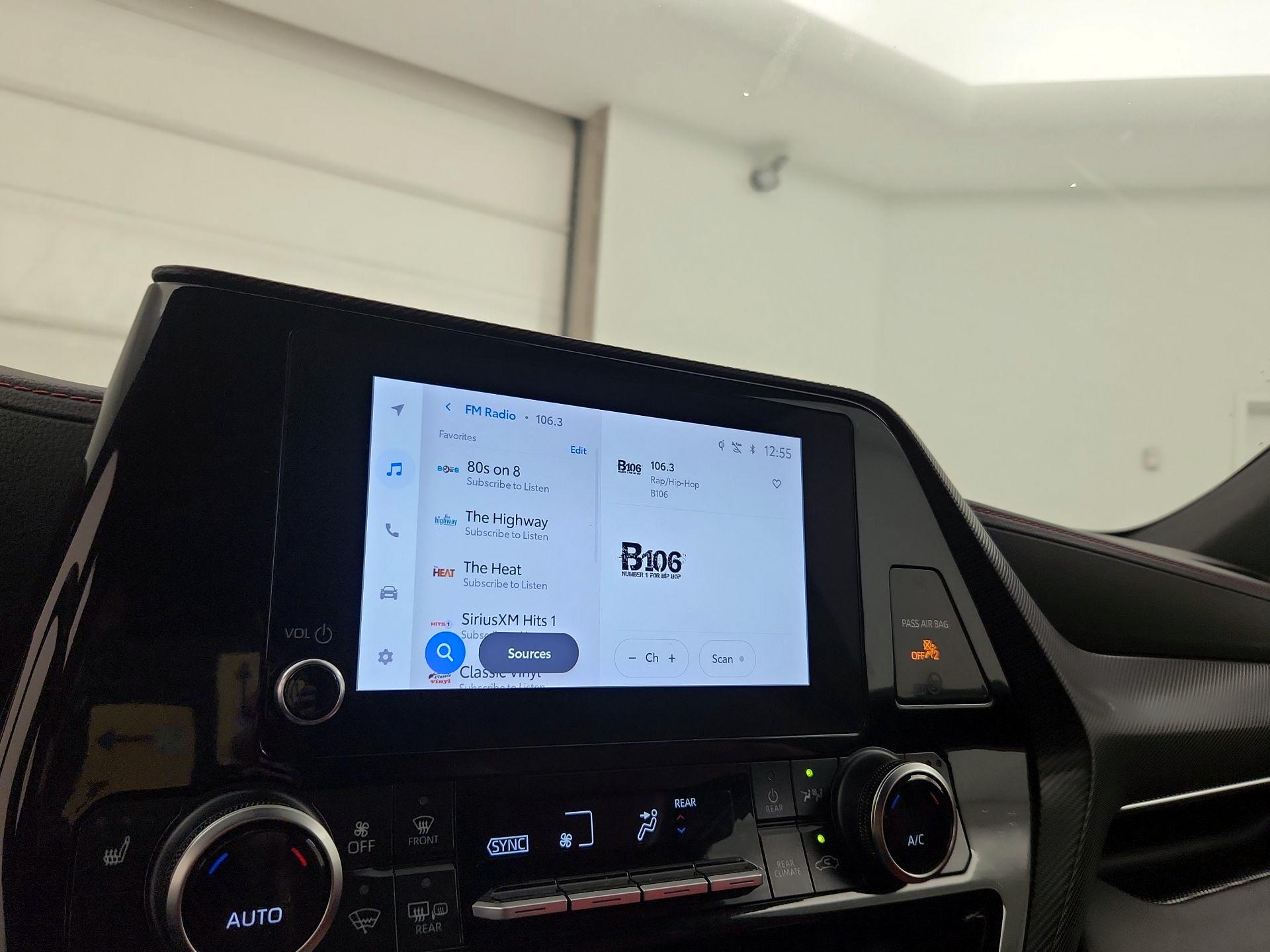 Thumbnail: 2024 Toyota Highlander - 15