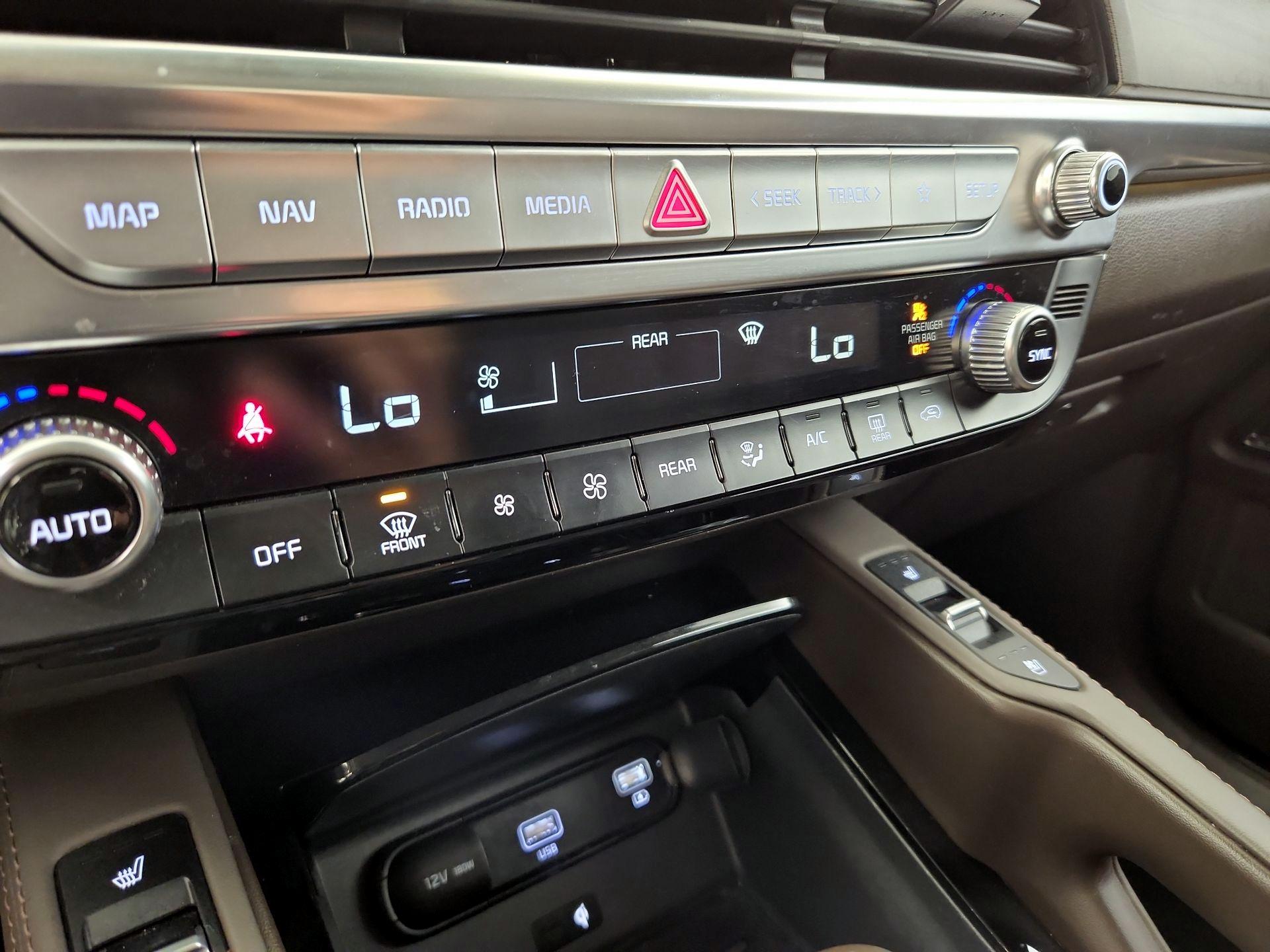 Thumbnail: 2020 Kia Telluride - 17