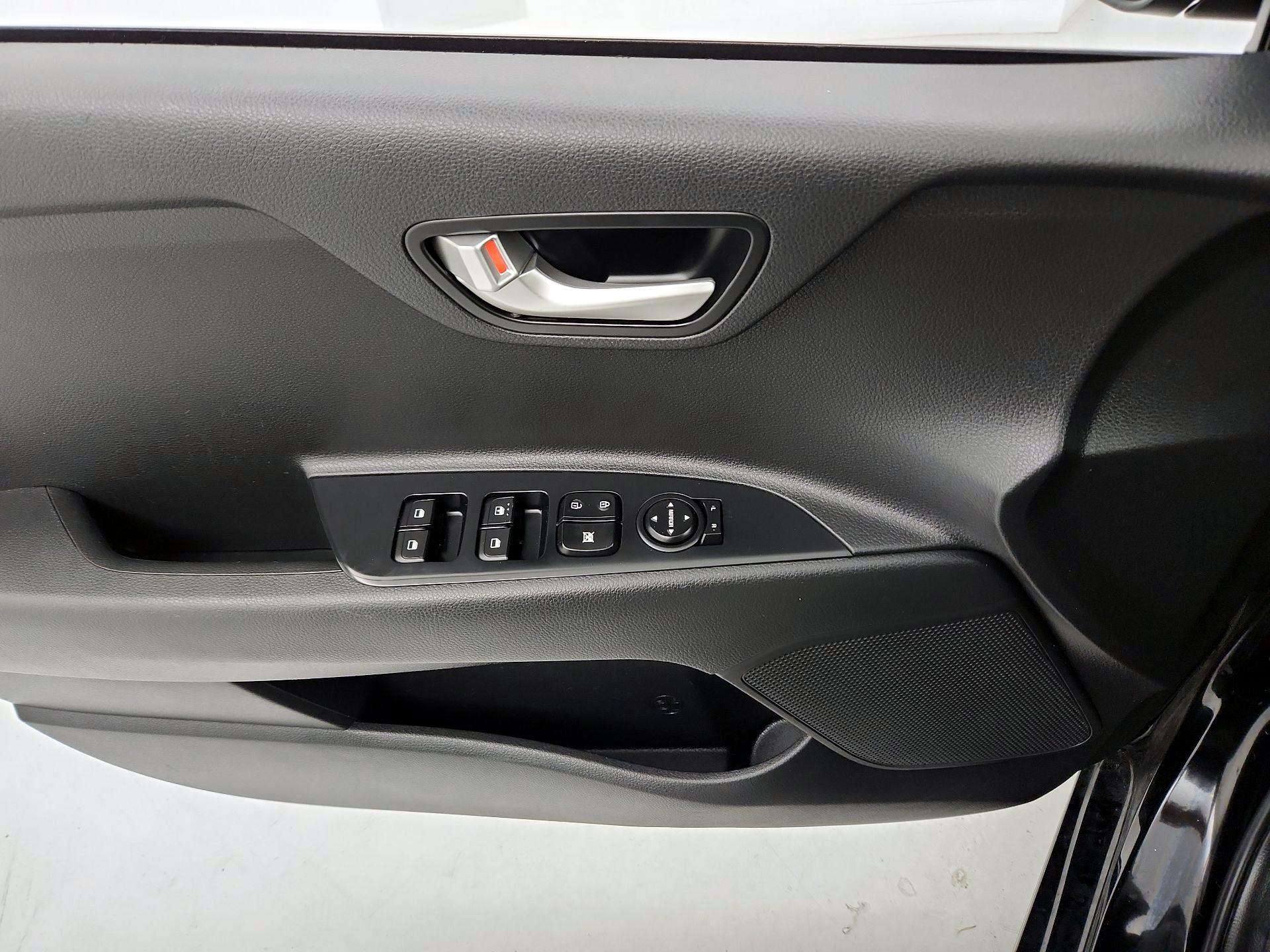 Thumbnail: 2023 Kia Rio - 12